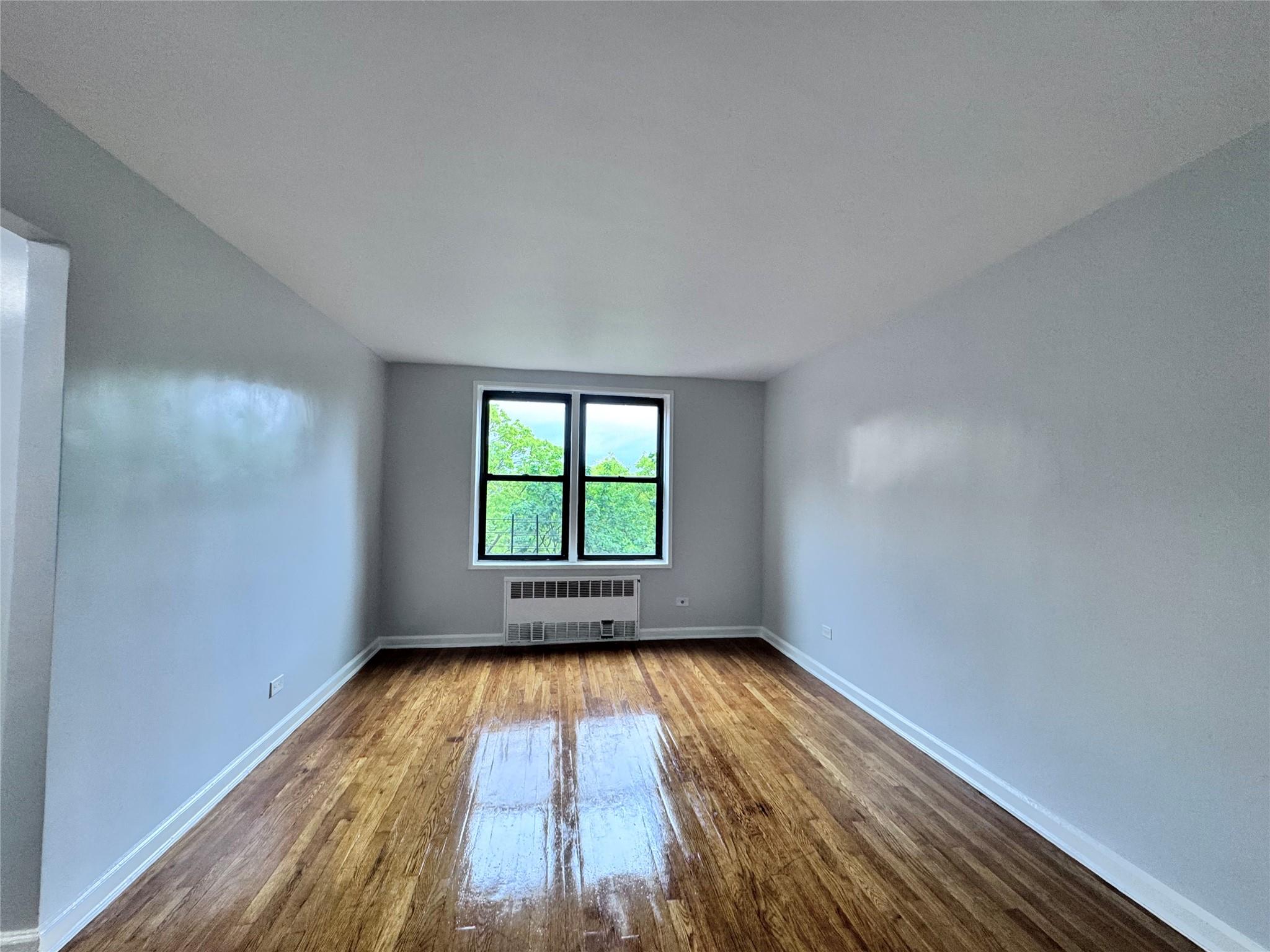 33-24 junction Boulevard # 6R, Jackson Heights, NY 11372