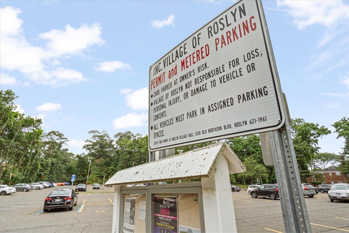 81 Edwards Street # T, Roslyn Heights, NY 11577