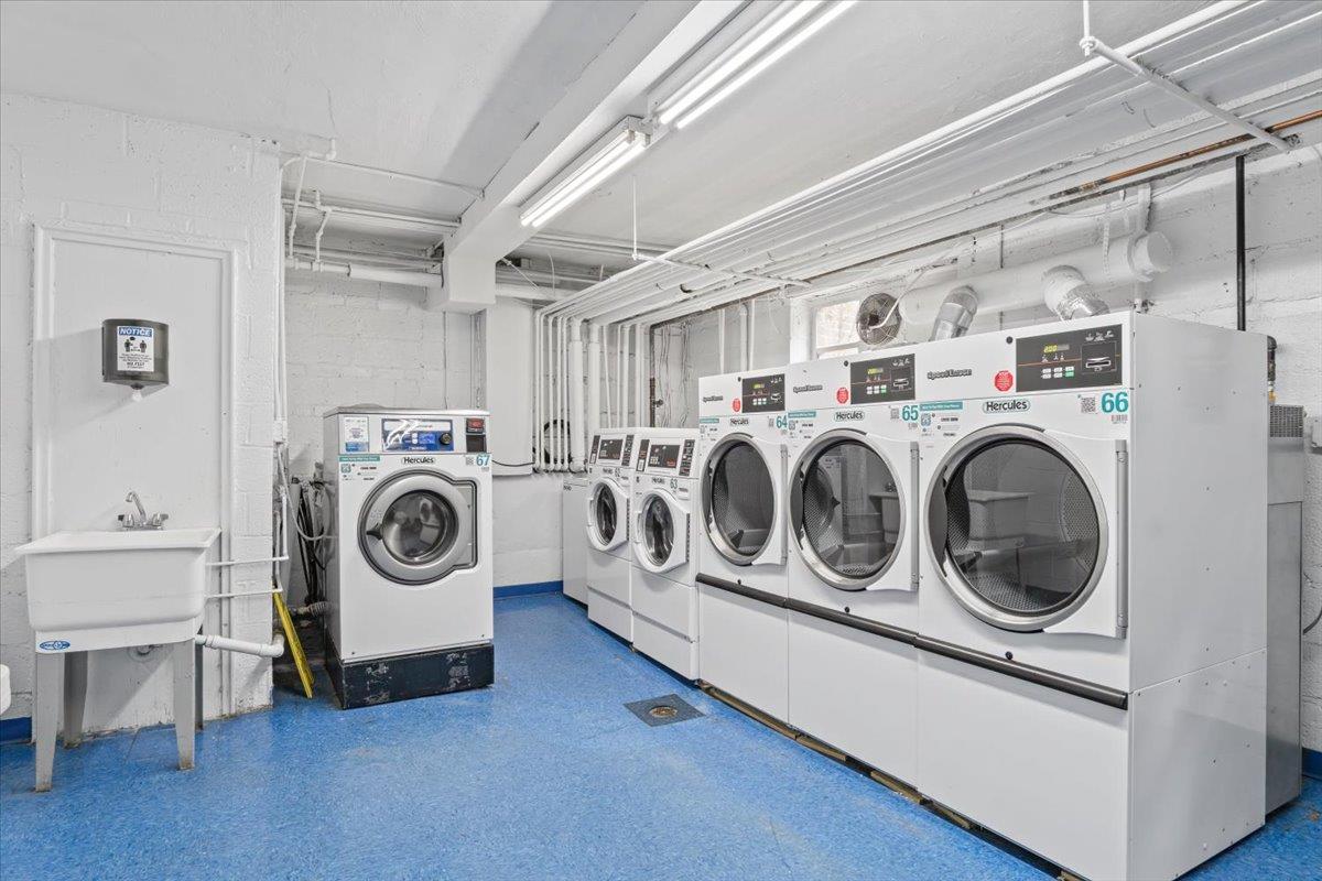 81 Edwards Street # T, Roslyn Heights, NY 11577