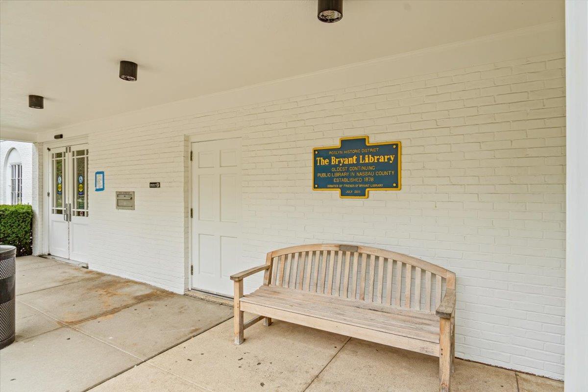 81 Edwards Street # T, Roslyn Heights, NY 11577