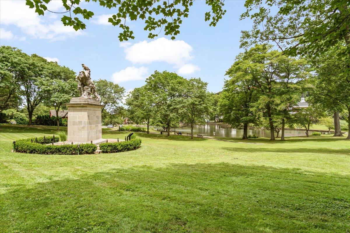 81 Edwards Street # T, Roslyn Heights, NY 11577