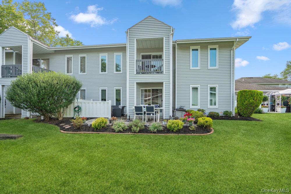 914 Fenway Road, Saint James, NY 11780