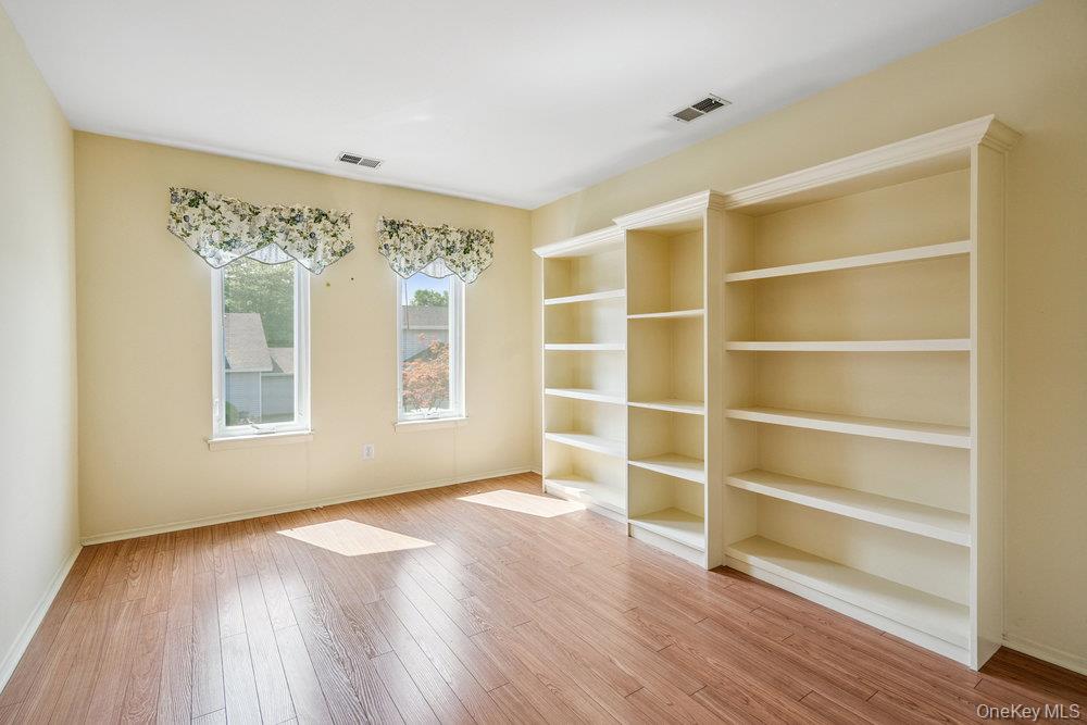 914 Fenway Road, Saint James, NY 11780