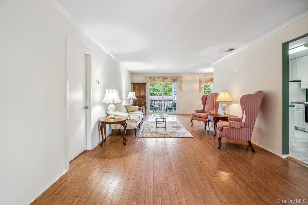 914 Fenway Road, Saint James, NY 11780