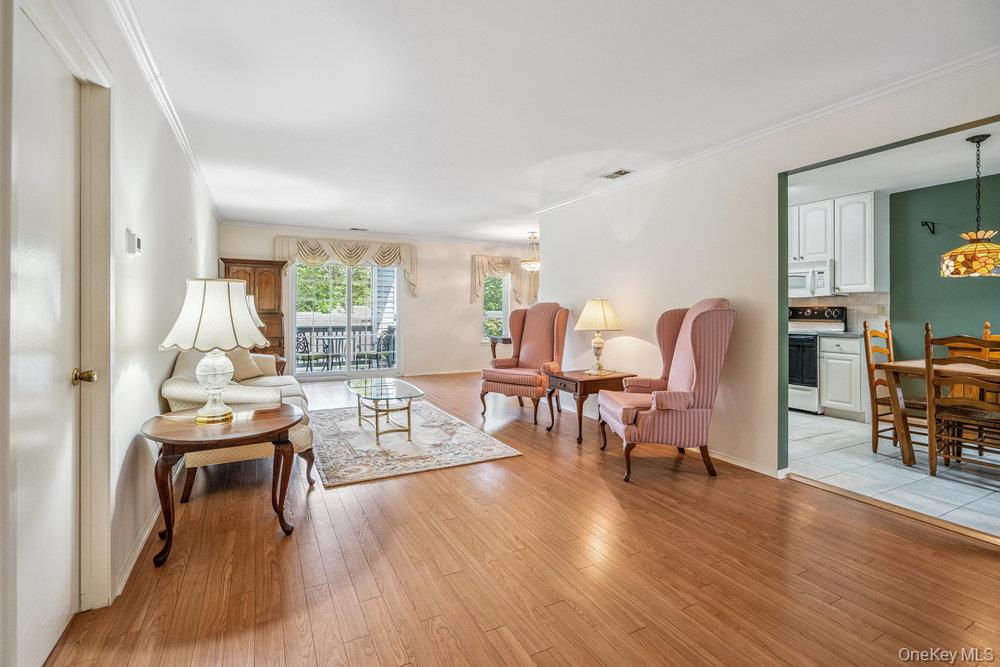 914 Fenway Road, Saint James, NY 11780