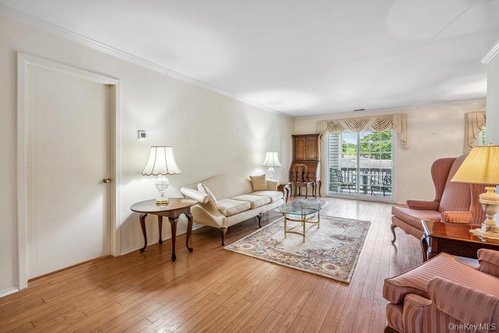 914 Fenway Road, Saint James, NY 11780