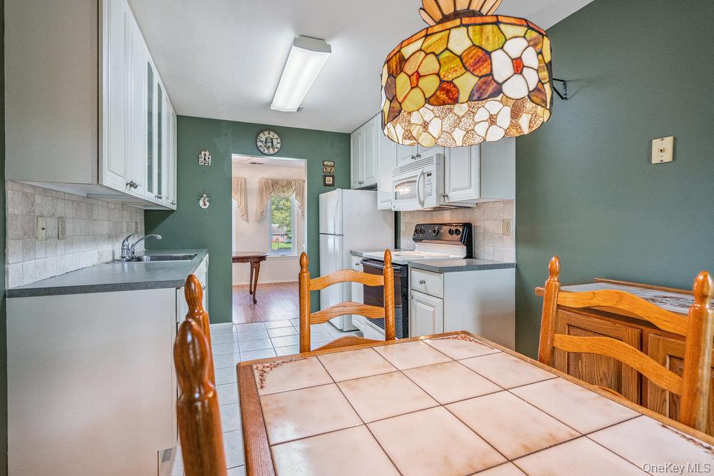 914 Fenway Road, Saint James, NY 11780