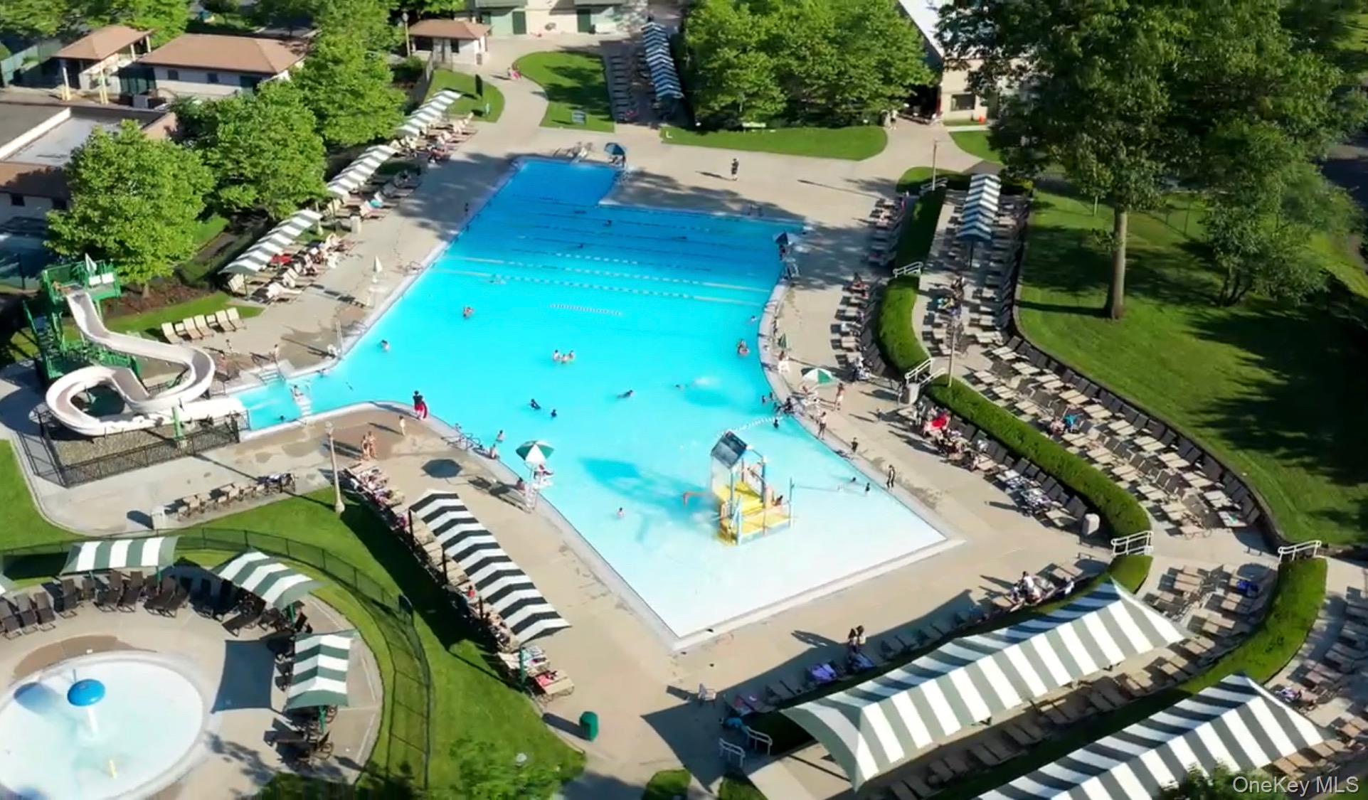 47 Midwood Cross, East Hills, NY 11576