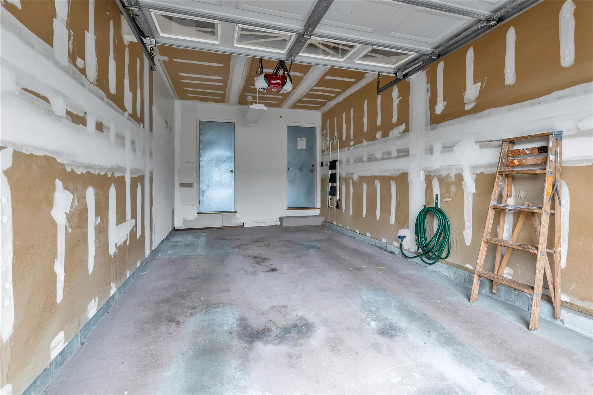 5 Primrose Lane, North Babylon, NY 11703