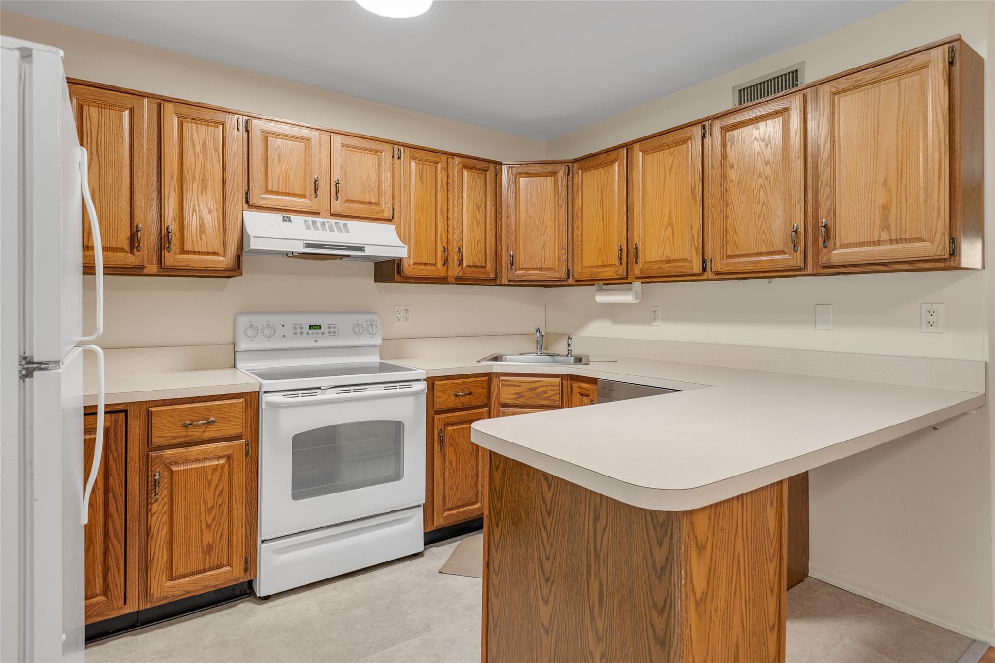 5 Primrose Lane, North Babylon, NY 11703