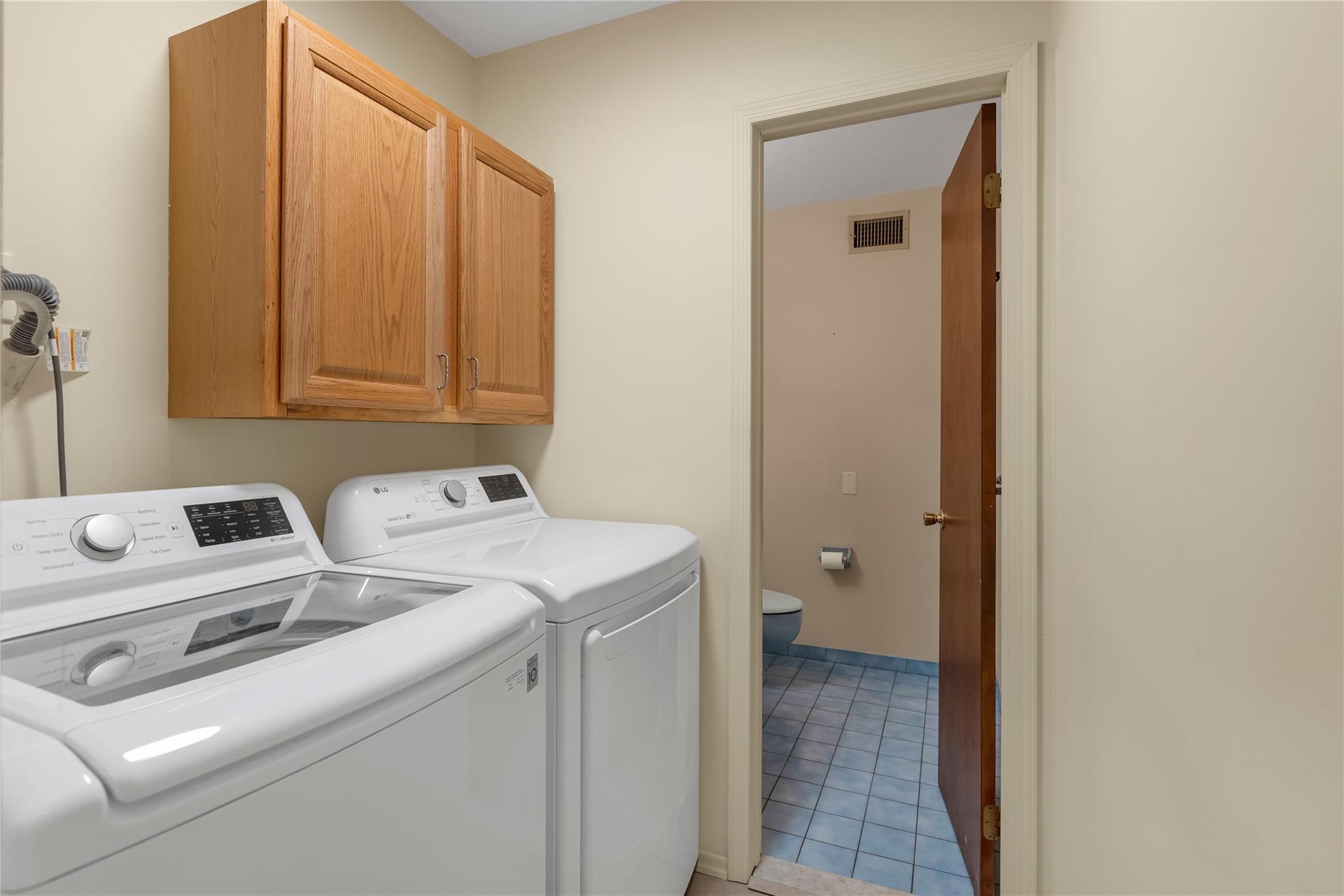 5 Primrose Lane, North Babylon, NY 11703