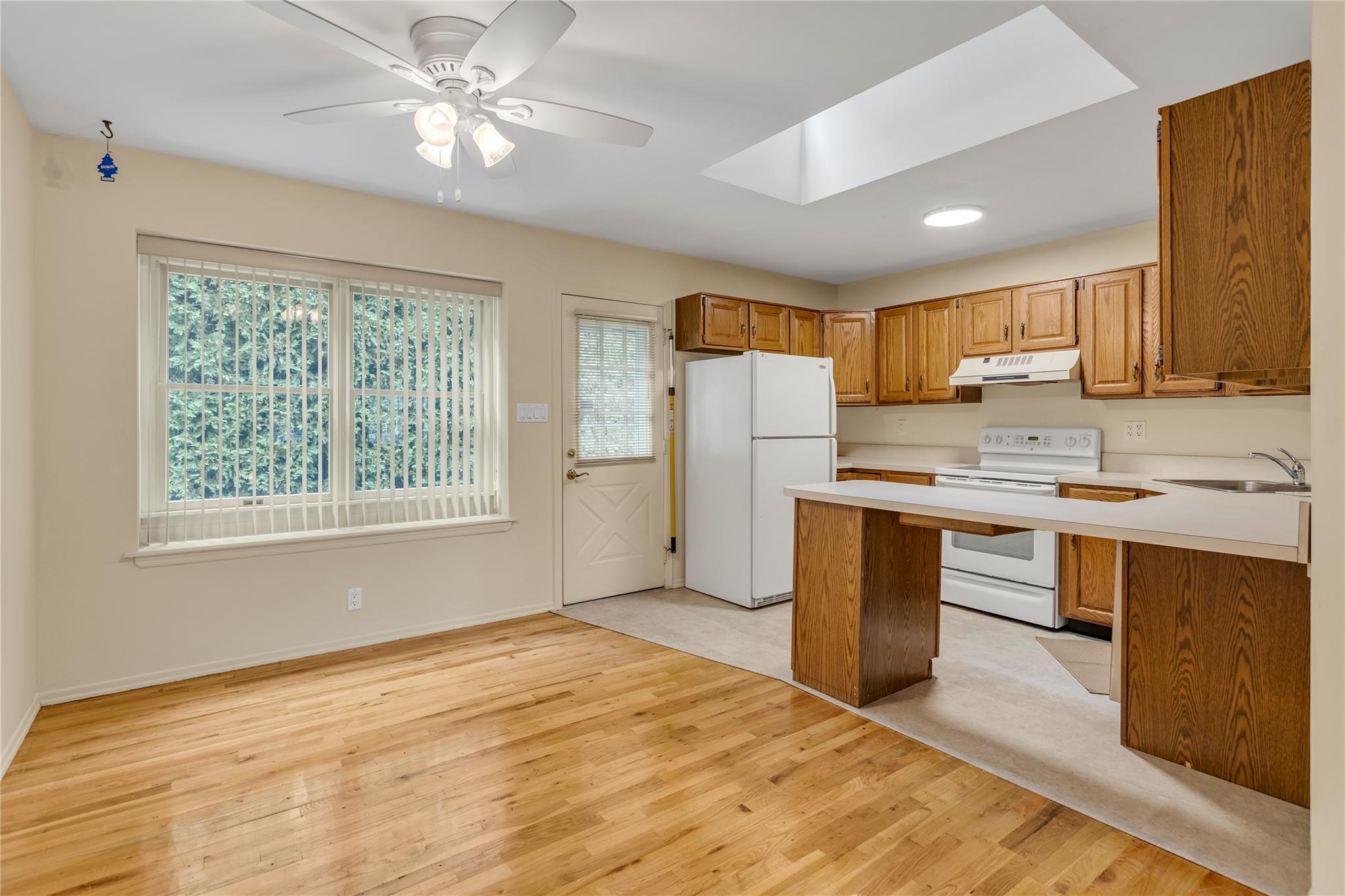 5 Primrose Lane, North Babylon, NY 11703