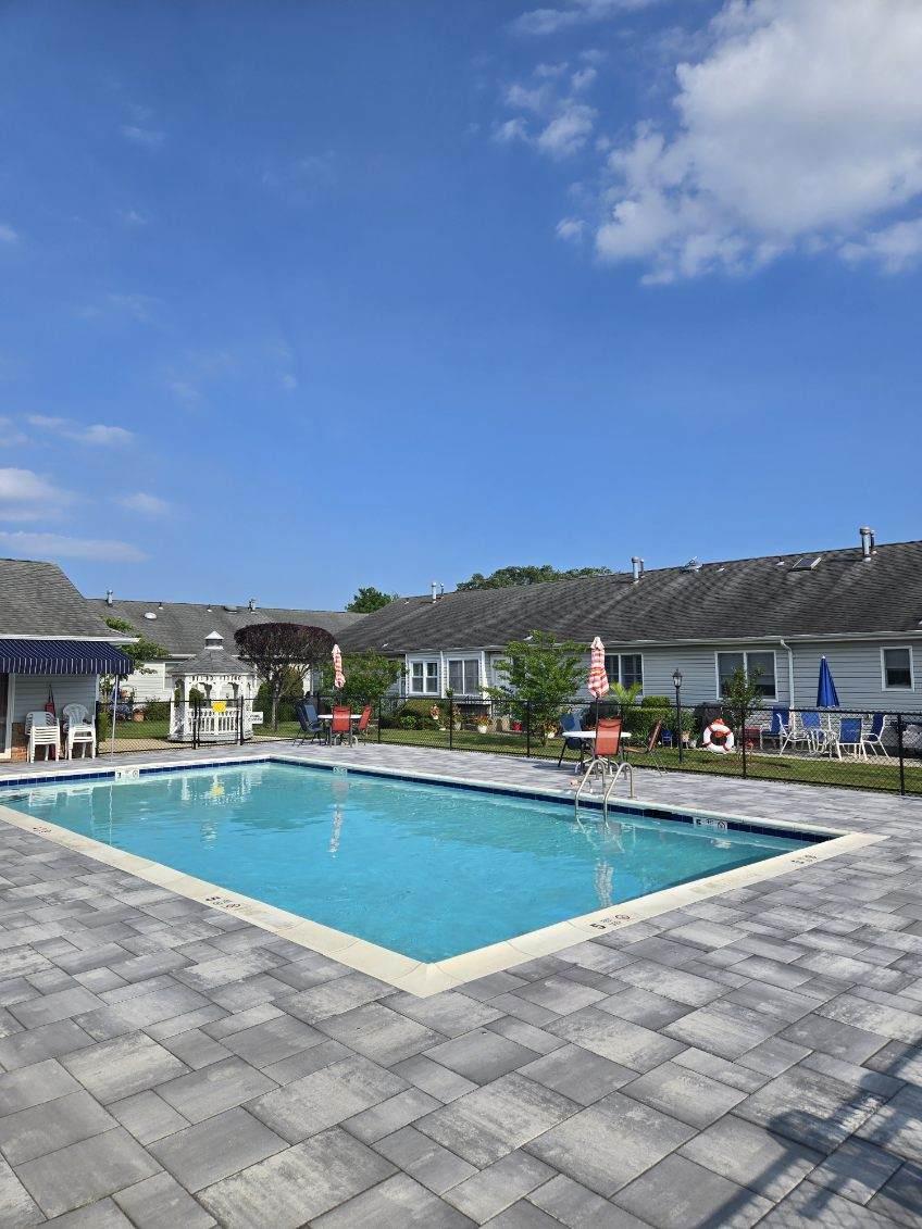 5 Primrose Lane, North Babylon, NY 11703