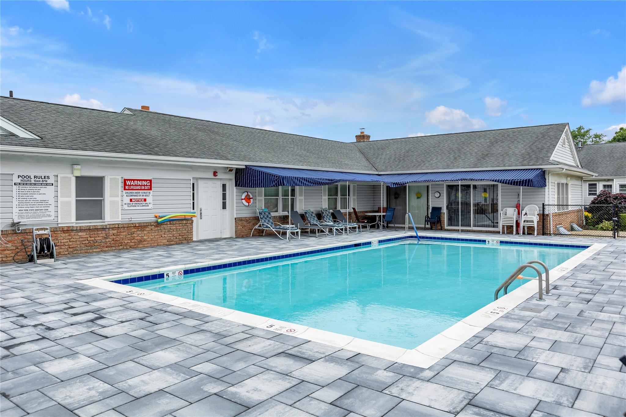 5 Primrose Lane, North Babylon, NY 11703