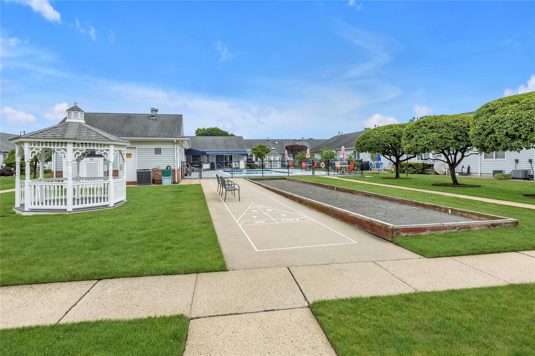 5 Primrose Lane, North Babylon, NY 11703