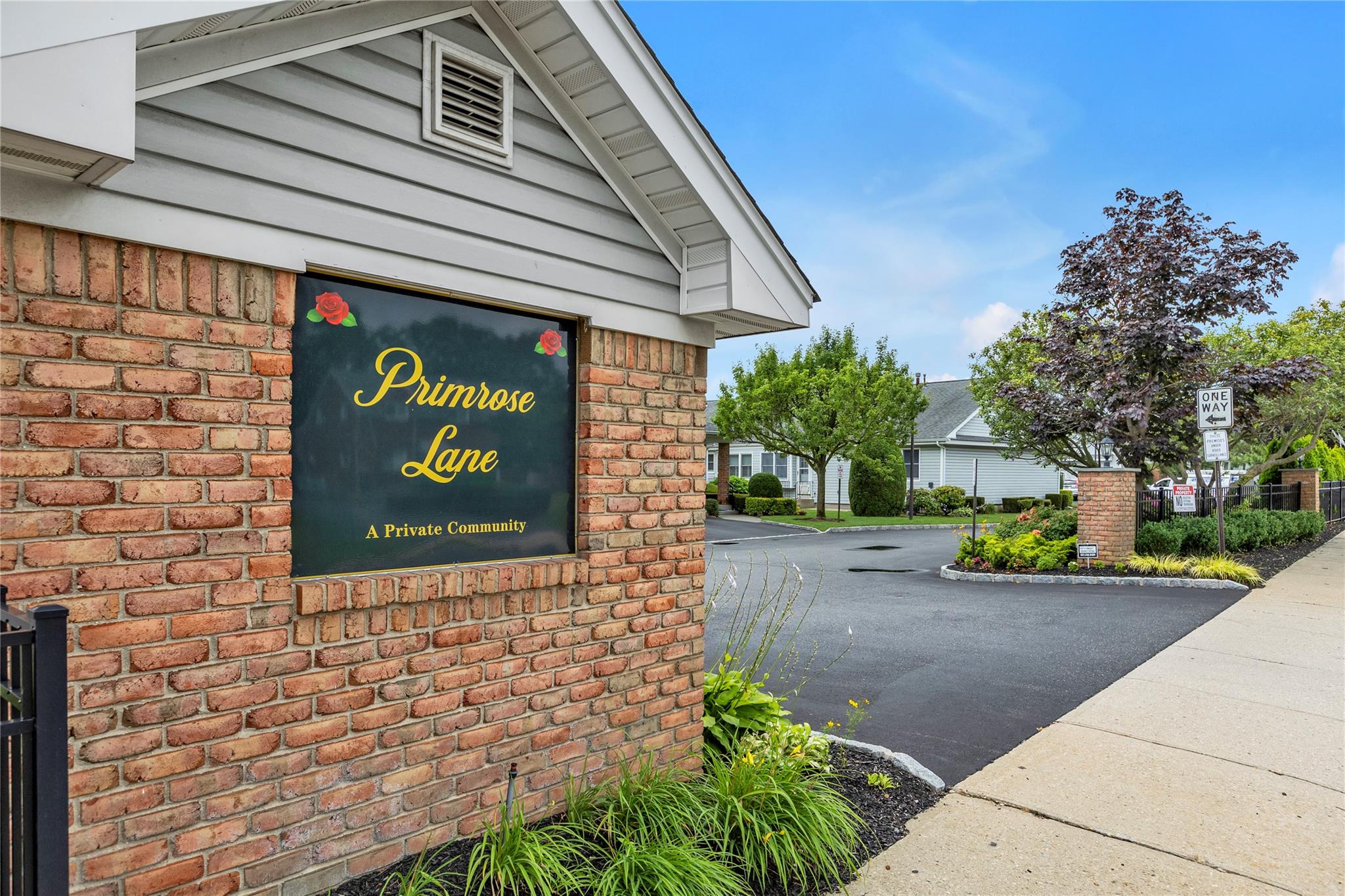 5 Primrose Lane, North Babylon, NY 11703