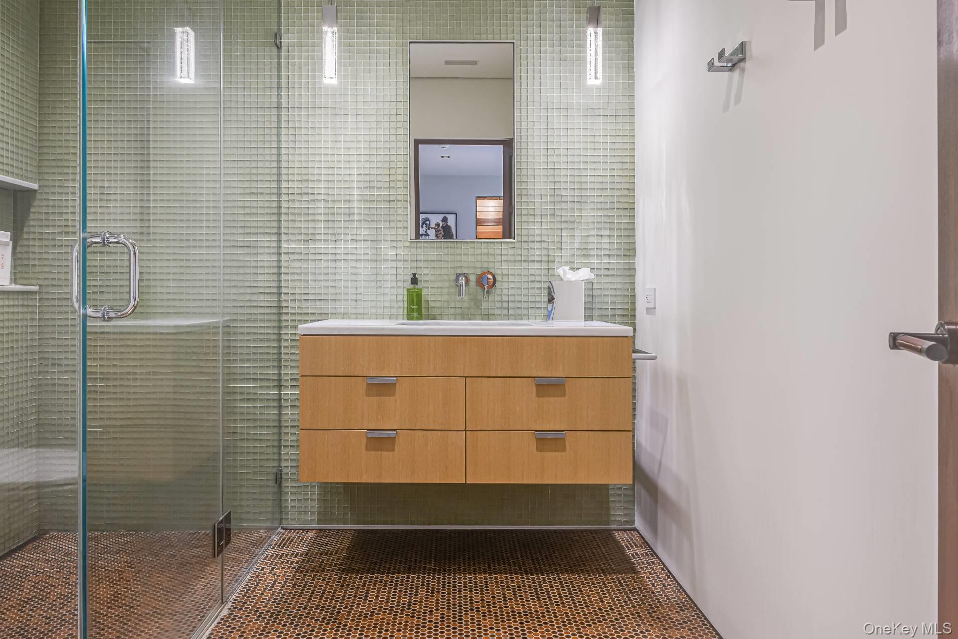 15 Eastway Drive, Southampton, NY 11968