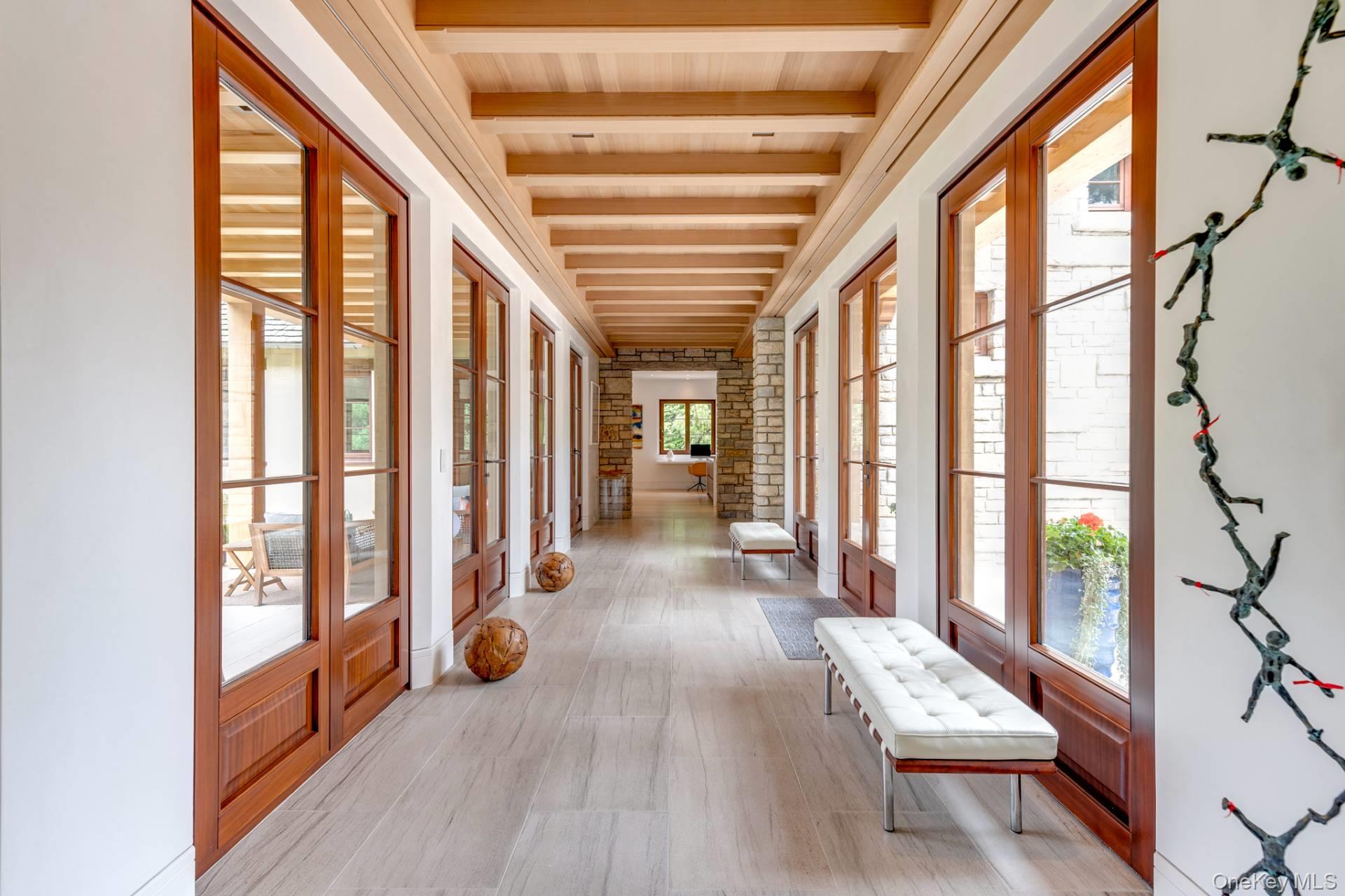 15 Eastway Drive, Southampton, NY 11968