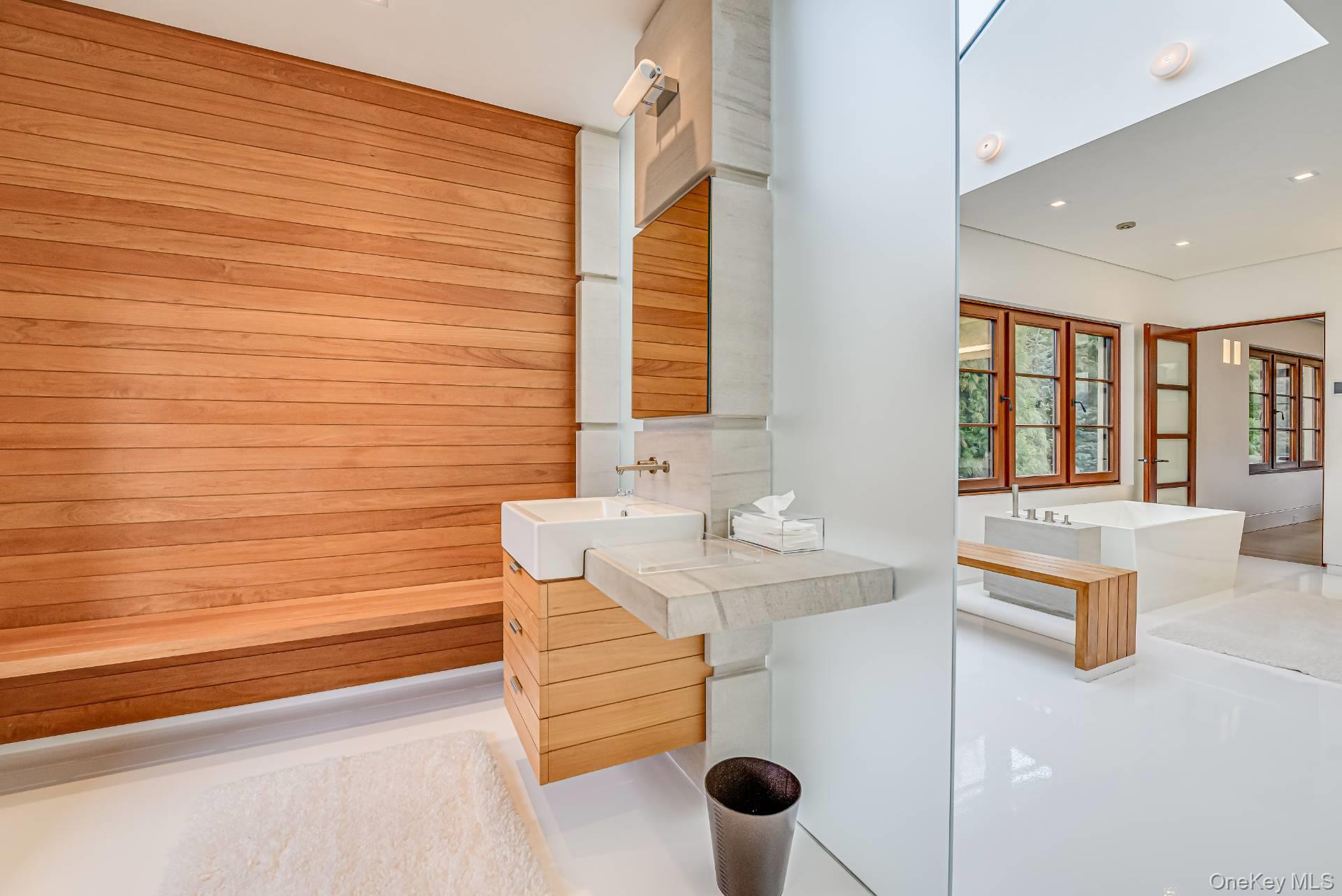 15 Eastway Drive, Southampton, NY 11968