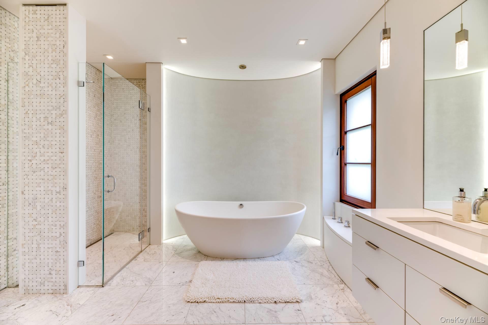 15 Eastway Drive, Southampton, NY 11968