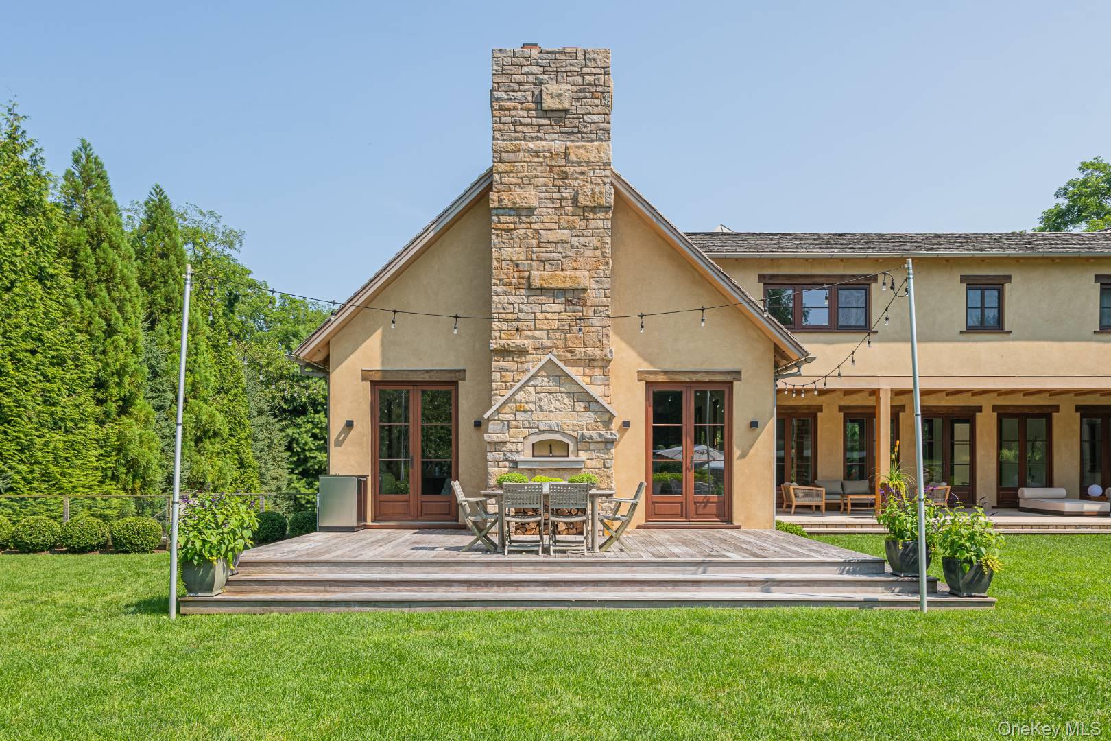 15 Eastway Drive, Southampton, NY 11968