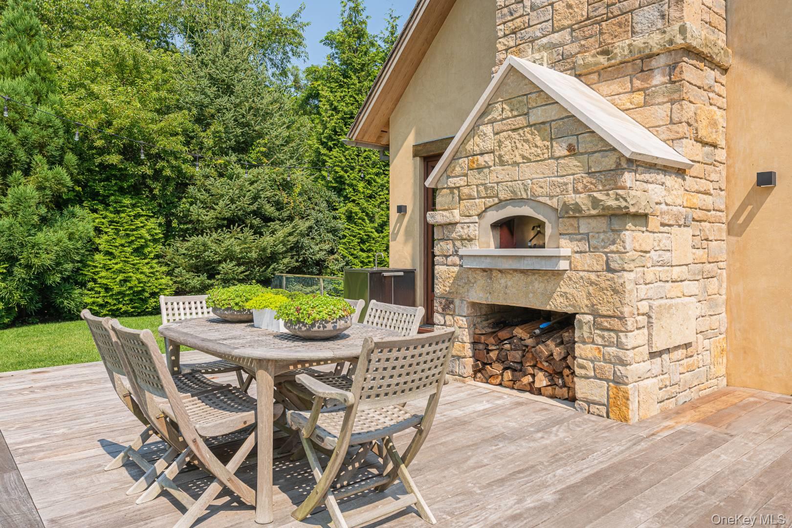 15 Eastway Drive, Southampton, NY 11968