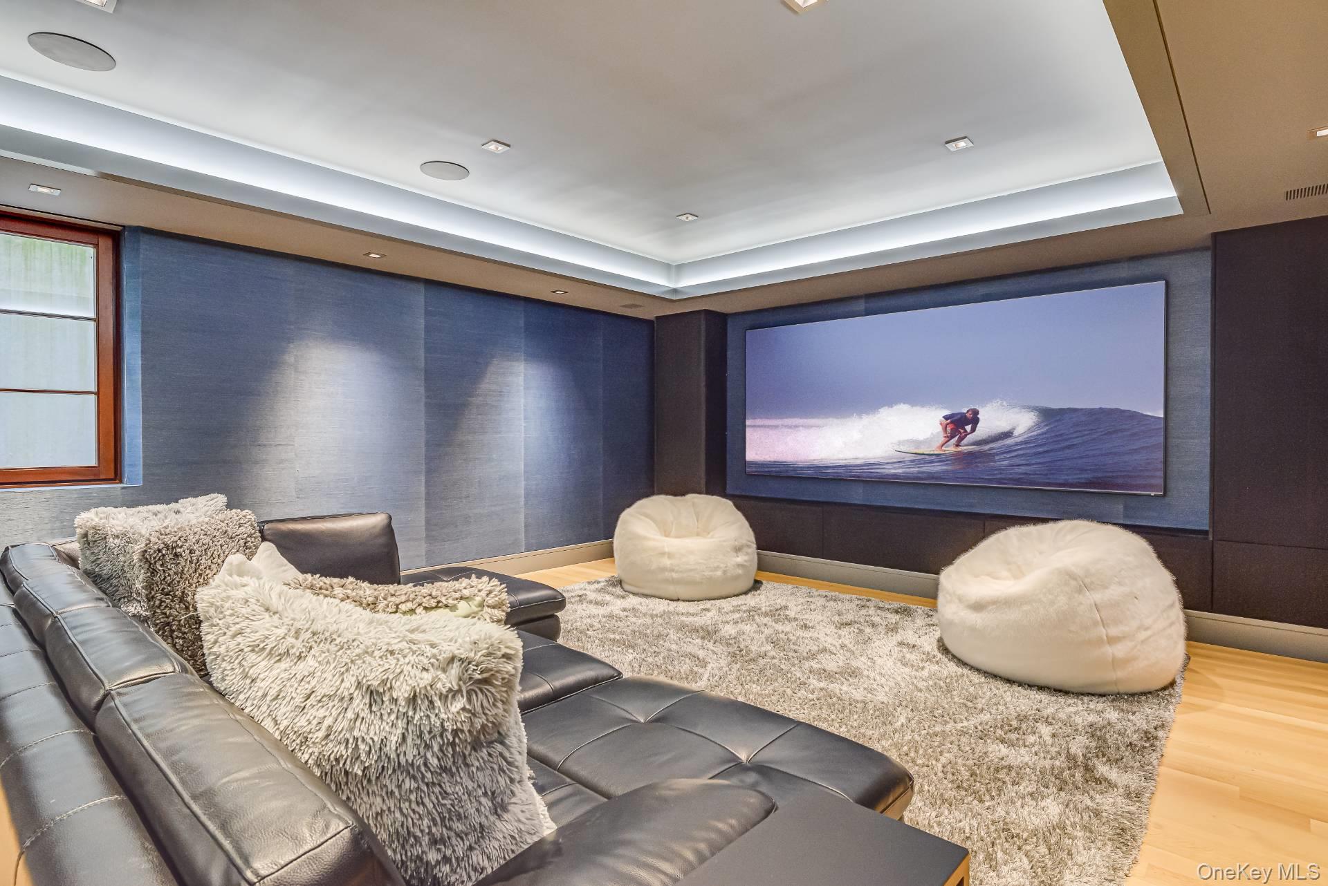 15 Eastway Drive, Southampton, NY 11968