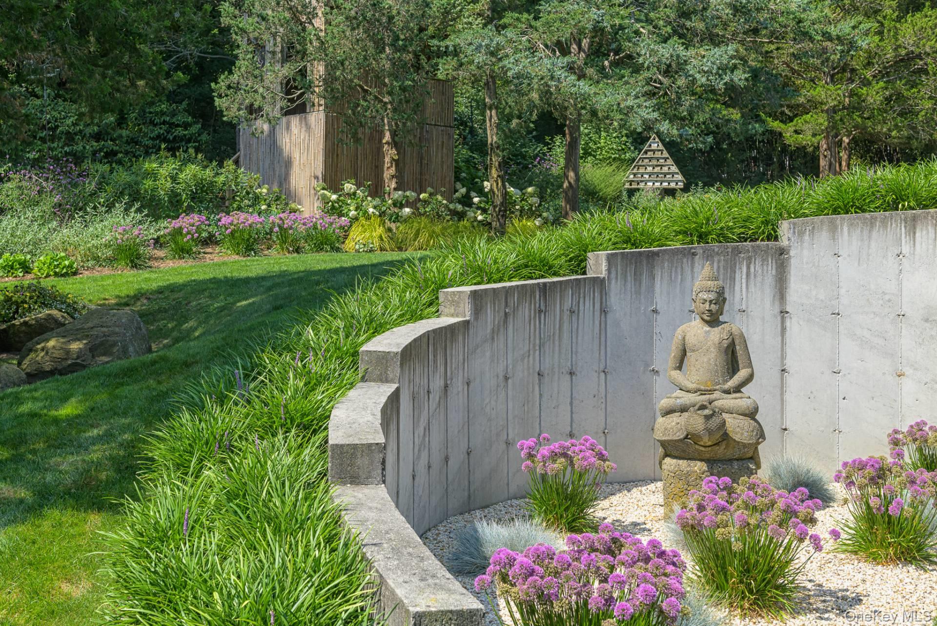 15 Eastway Drive, Southampton, NY 11968