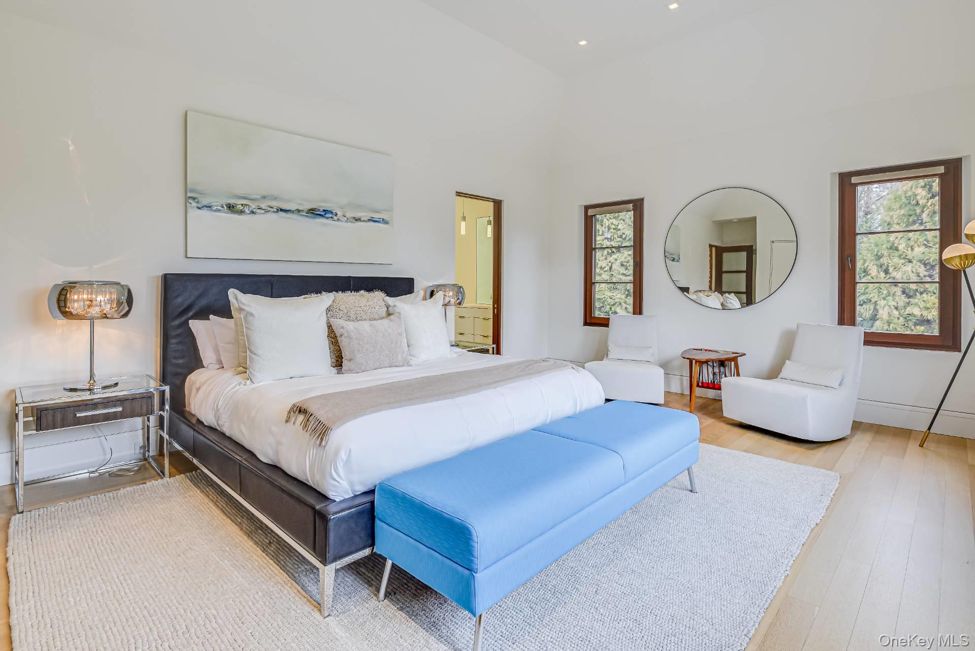 15 Eastway Drive, Southampton, NY 11968