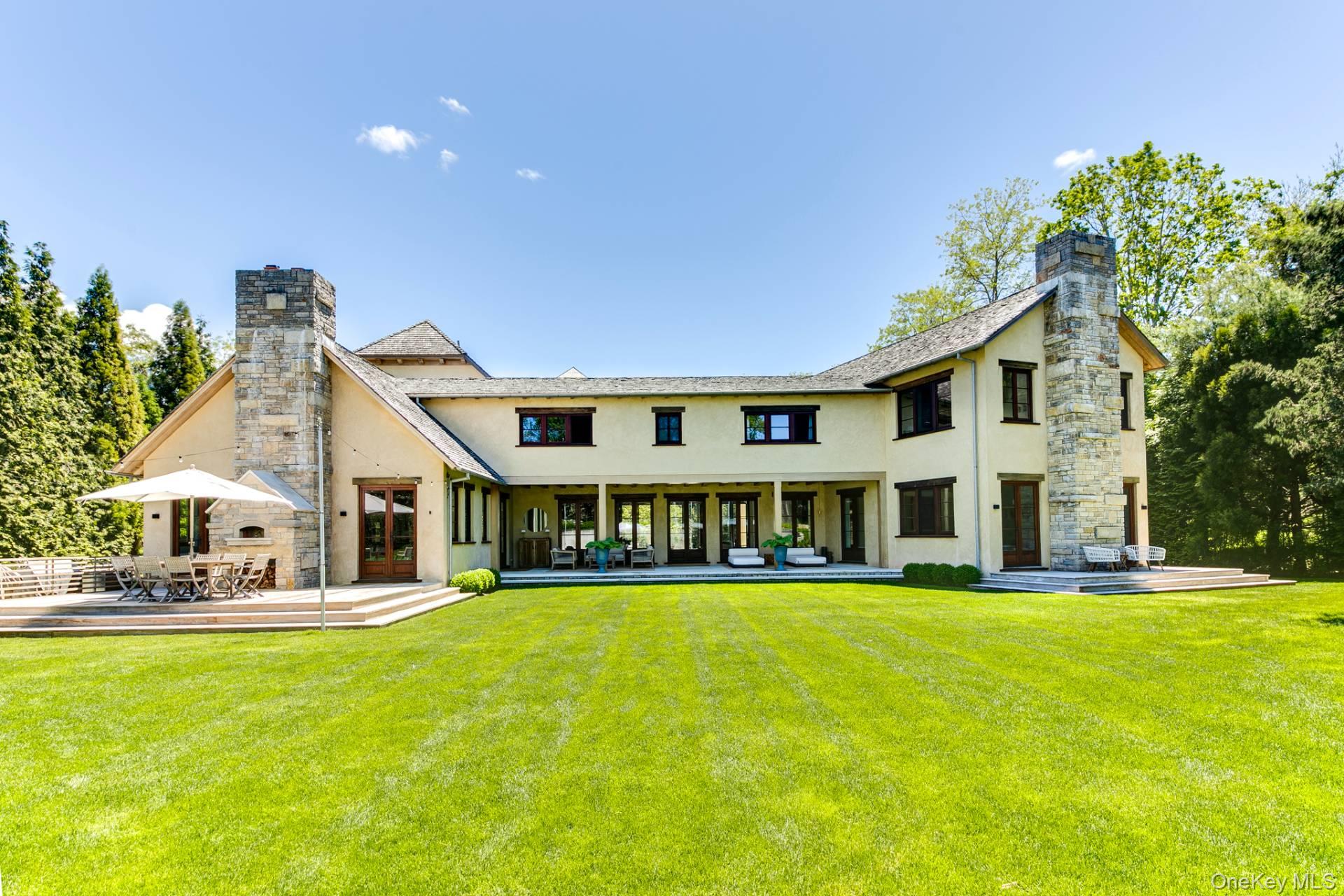 15 Eastway Drive, Southampton, NY 11968