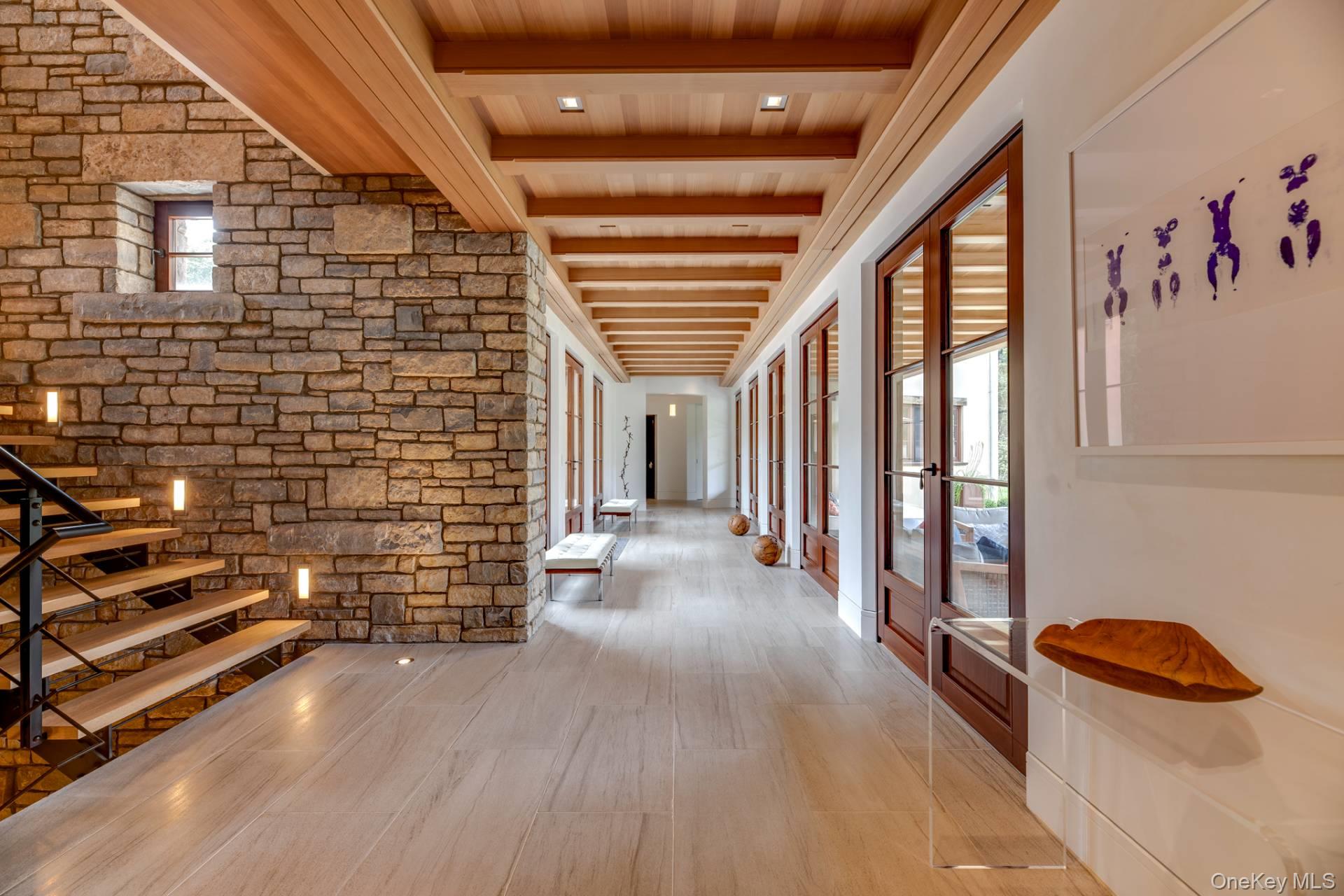 15 Eastway Drive, Southampton, NY 11968