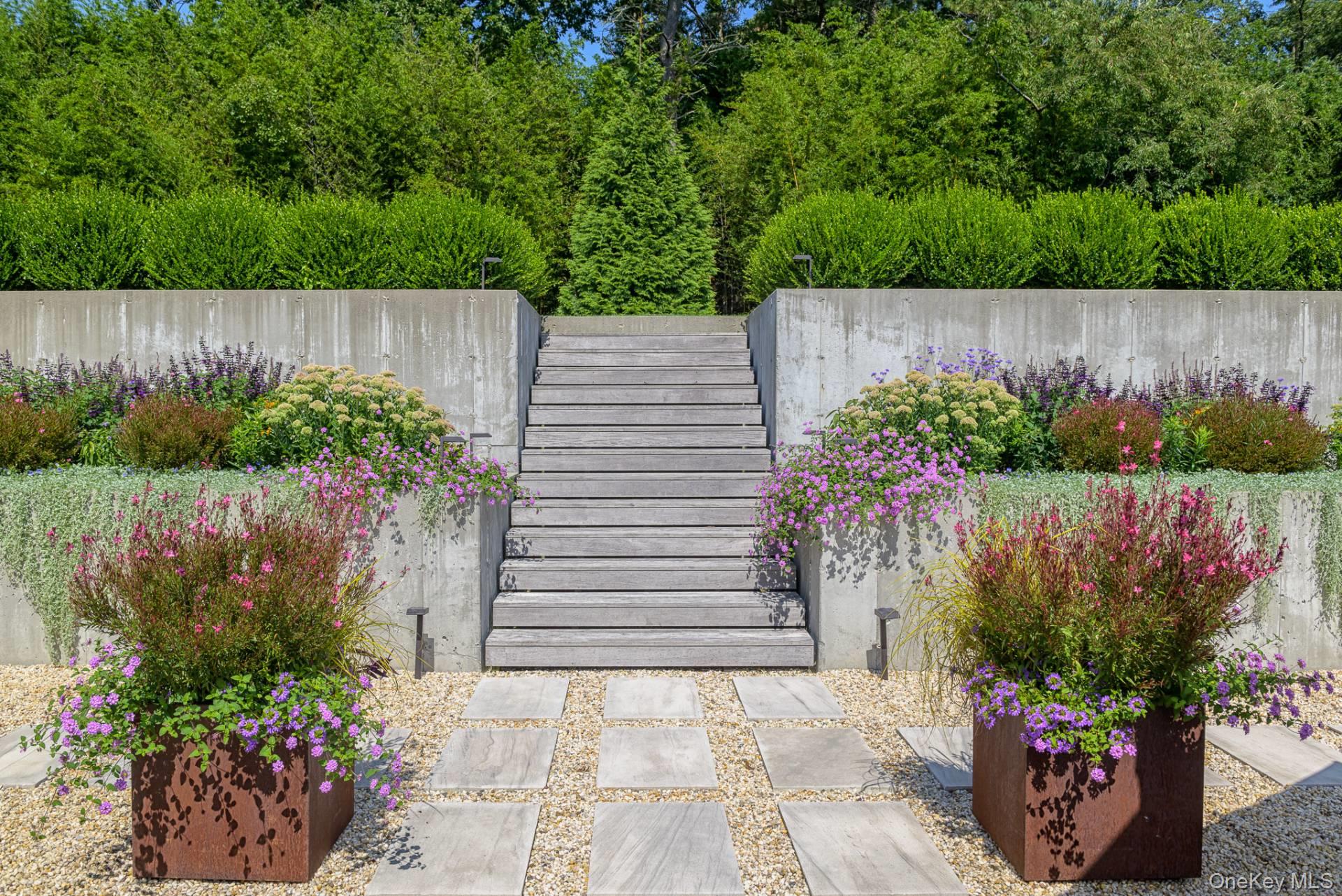 15 Eastway Drive, Southampton, NY 11968