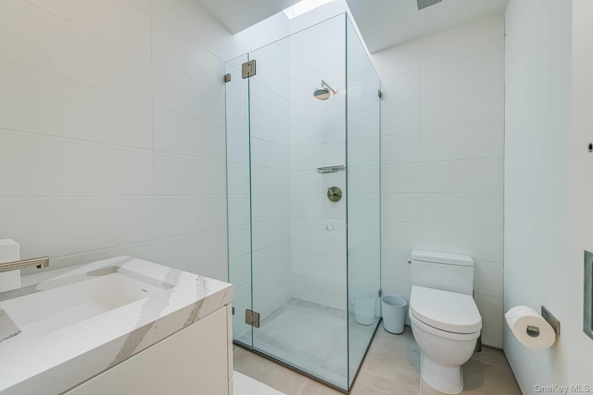 15 Eastway Drive, Southampton, NY 11968