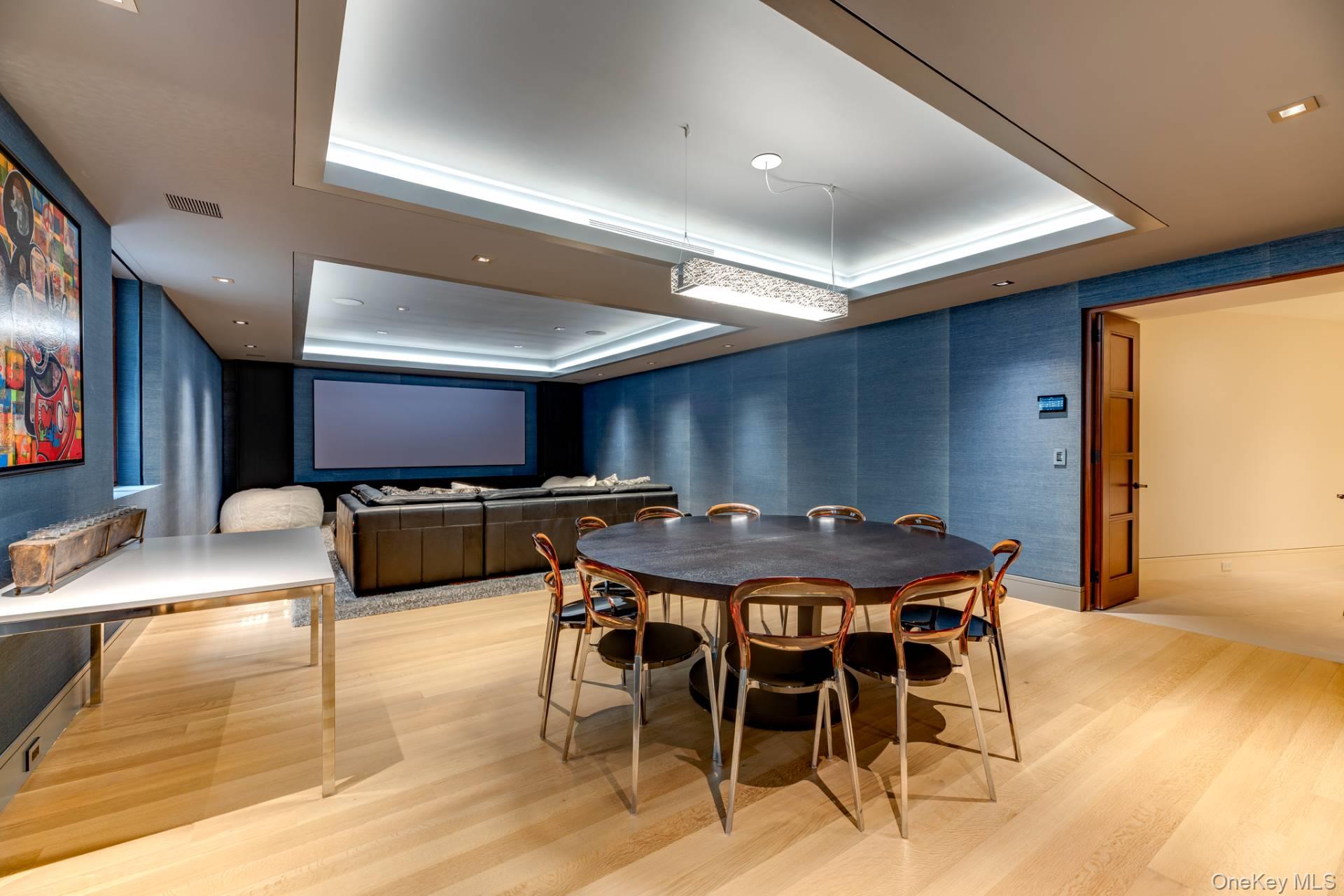 15 Eastway Drive, Southampton, NY 11968