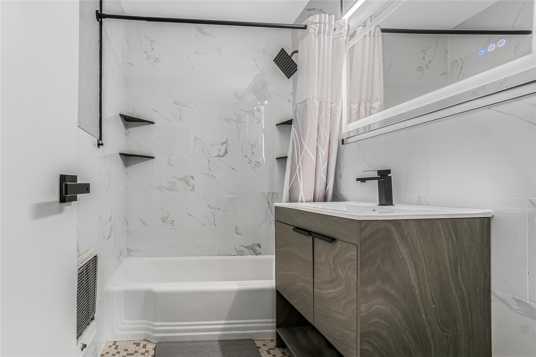 5444 Little Neck Parkway # 6C, Little Neck, NY 11362