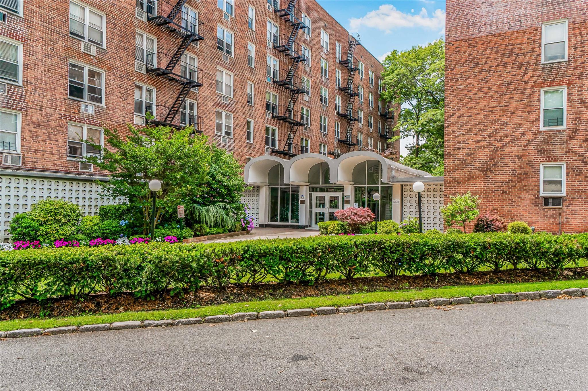 5444 Little Neck Parkway # 6C, Little Neck, NY 11362