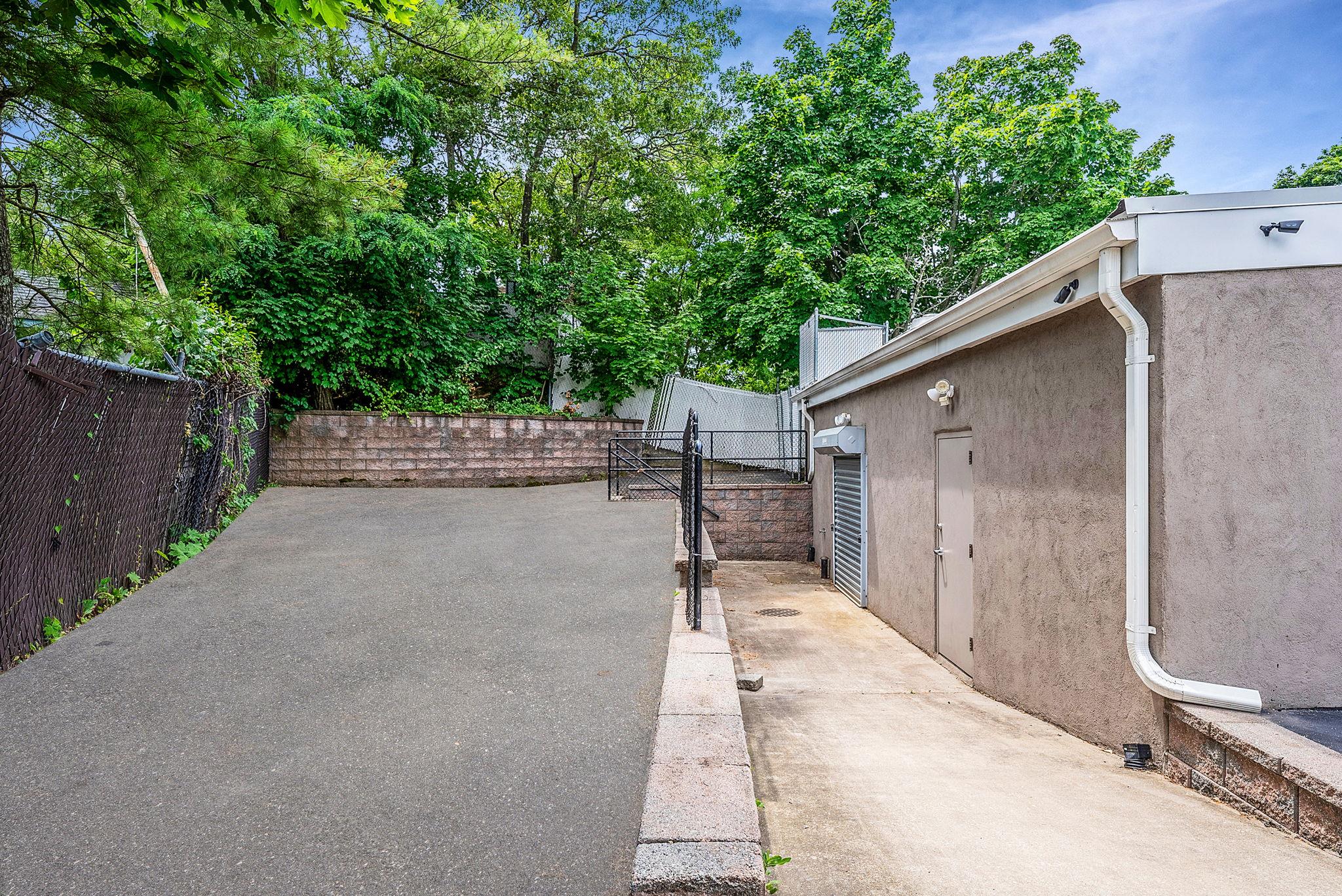 6 New York Avenue, Sound Beach, NY 11789