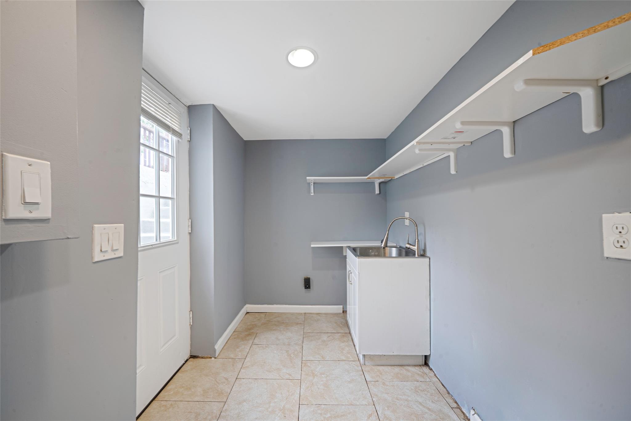 281 Carlls Path, Deer Park, NY 11729