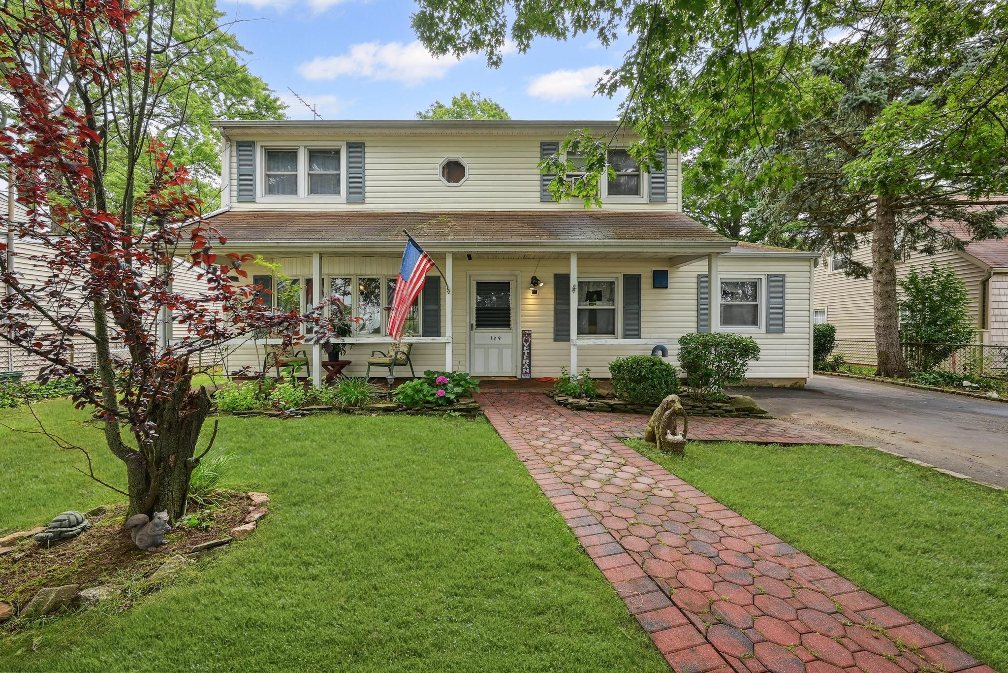 129 Spring Lane, Levittown, NY 11756