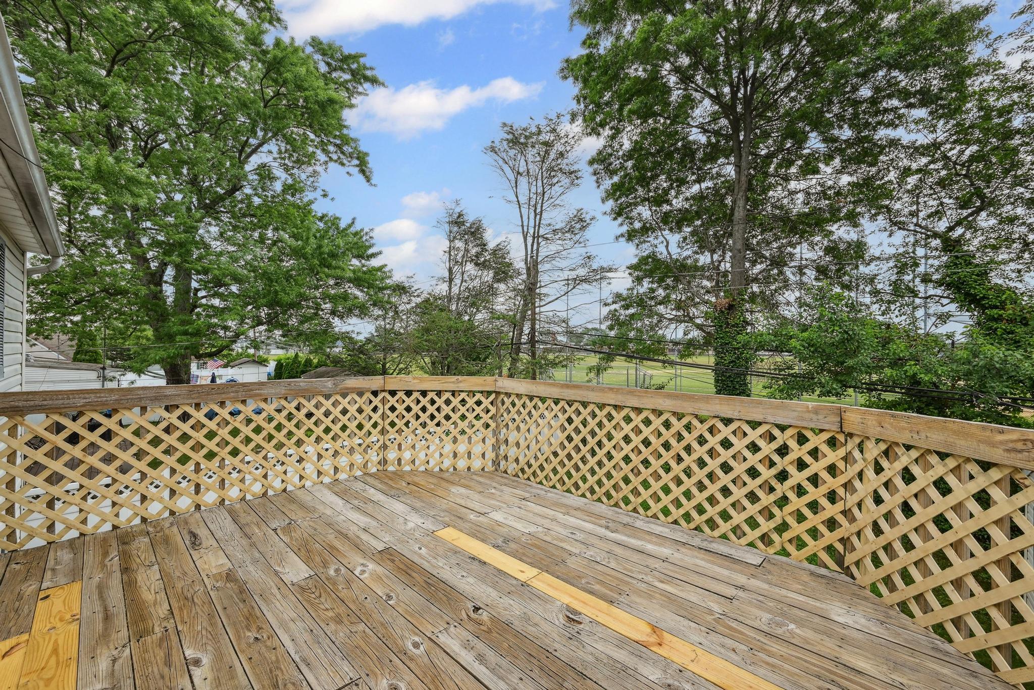 129 Spring Lane, Levittown, NY 11756