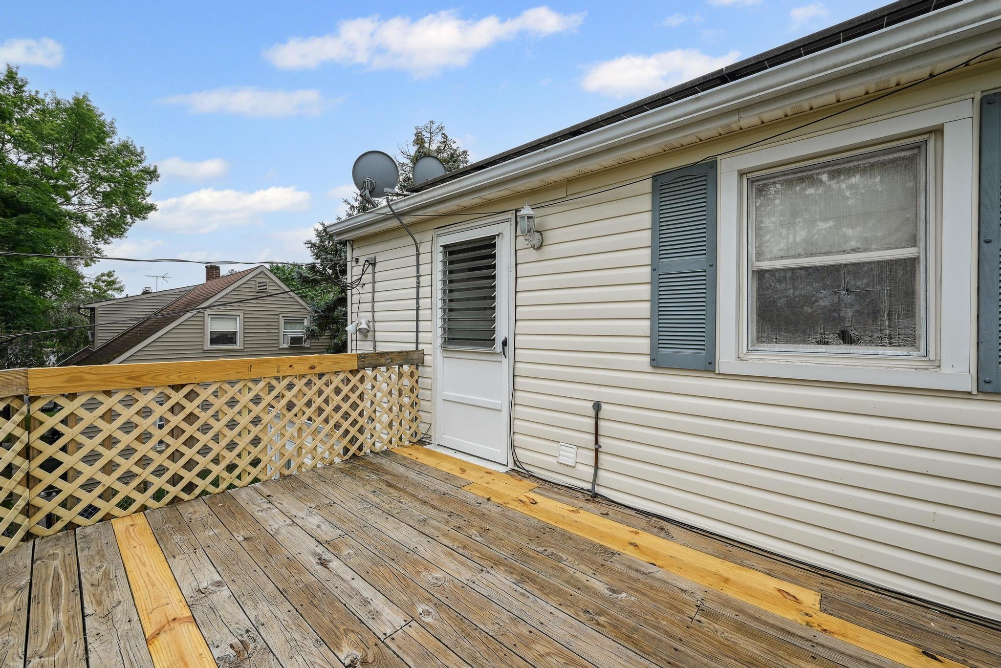 129 Spring Lane, Levittown, NY 11756