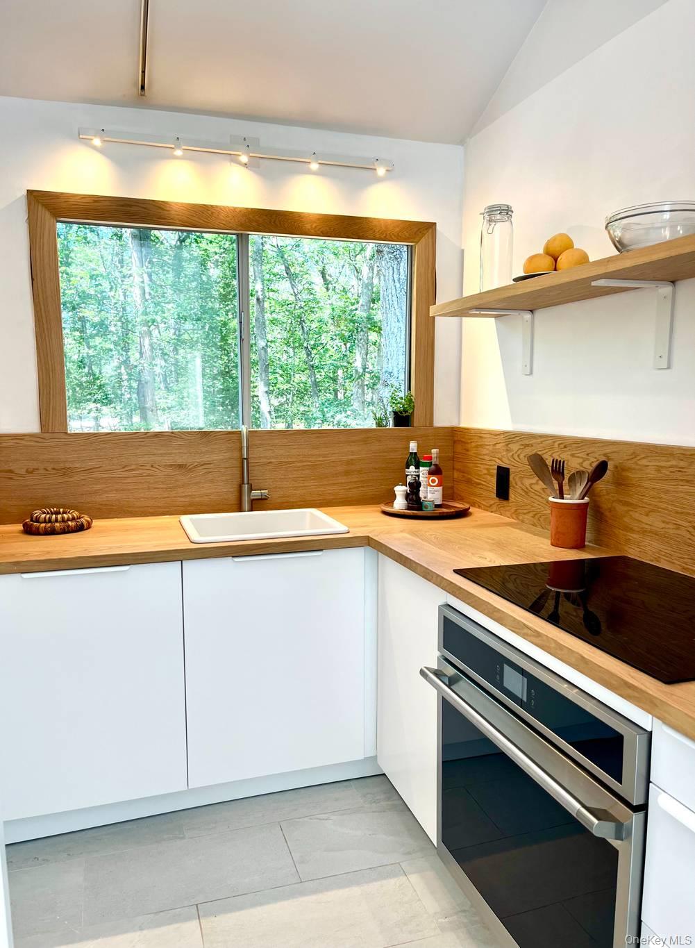 8 Beverly Road, East Hampton, NY 11937