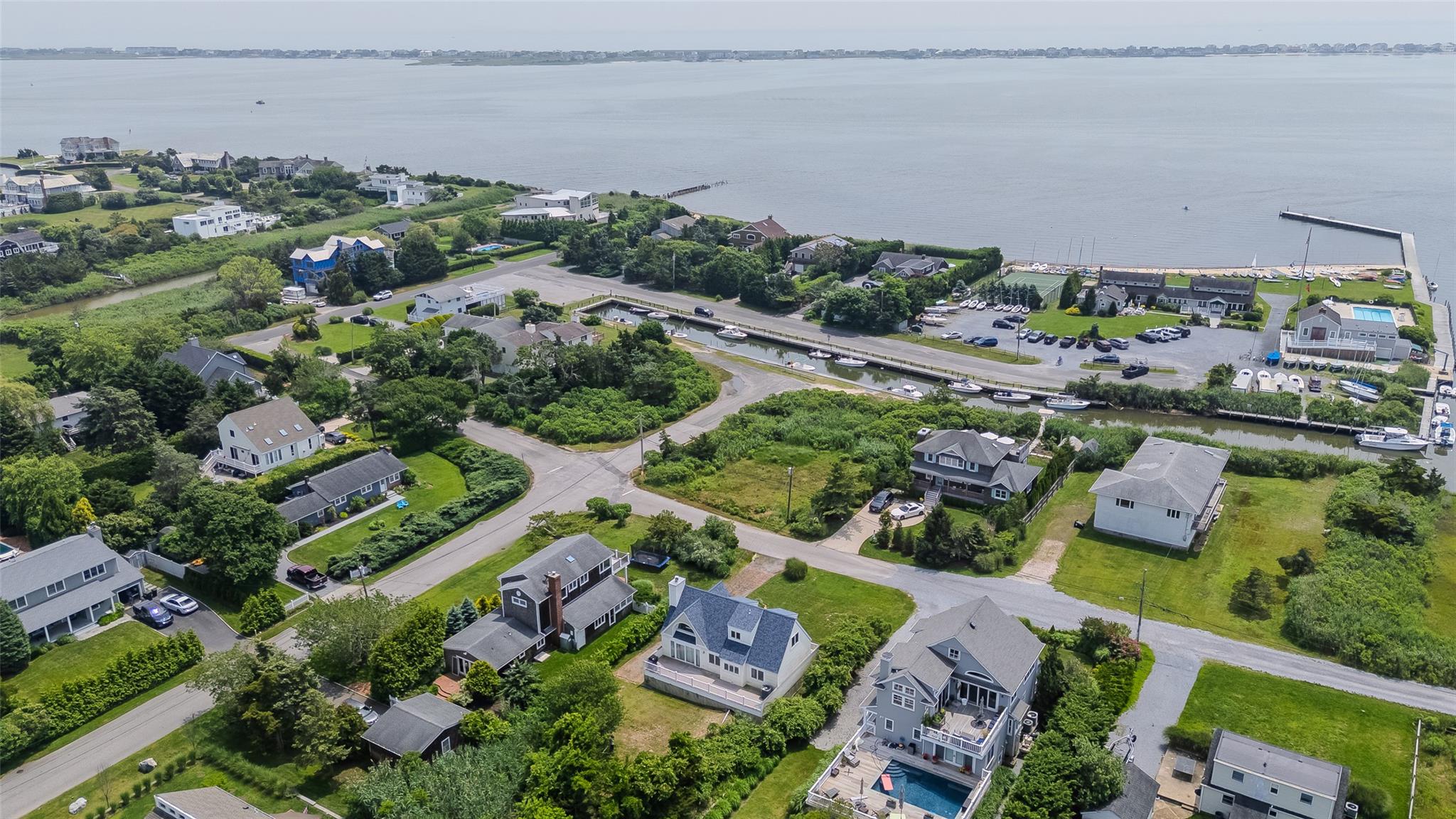 10 Bayview Road, Remsenburg, NY 11960