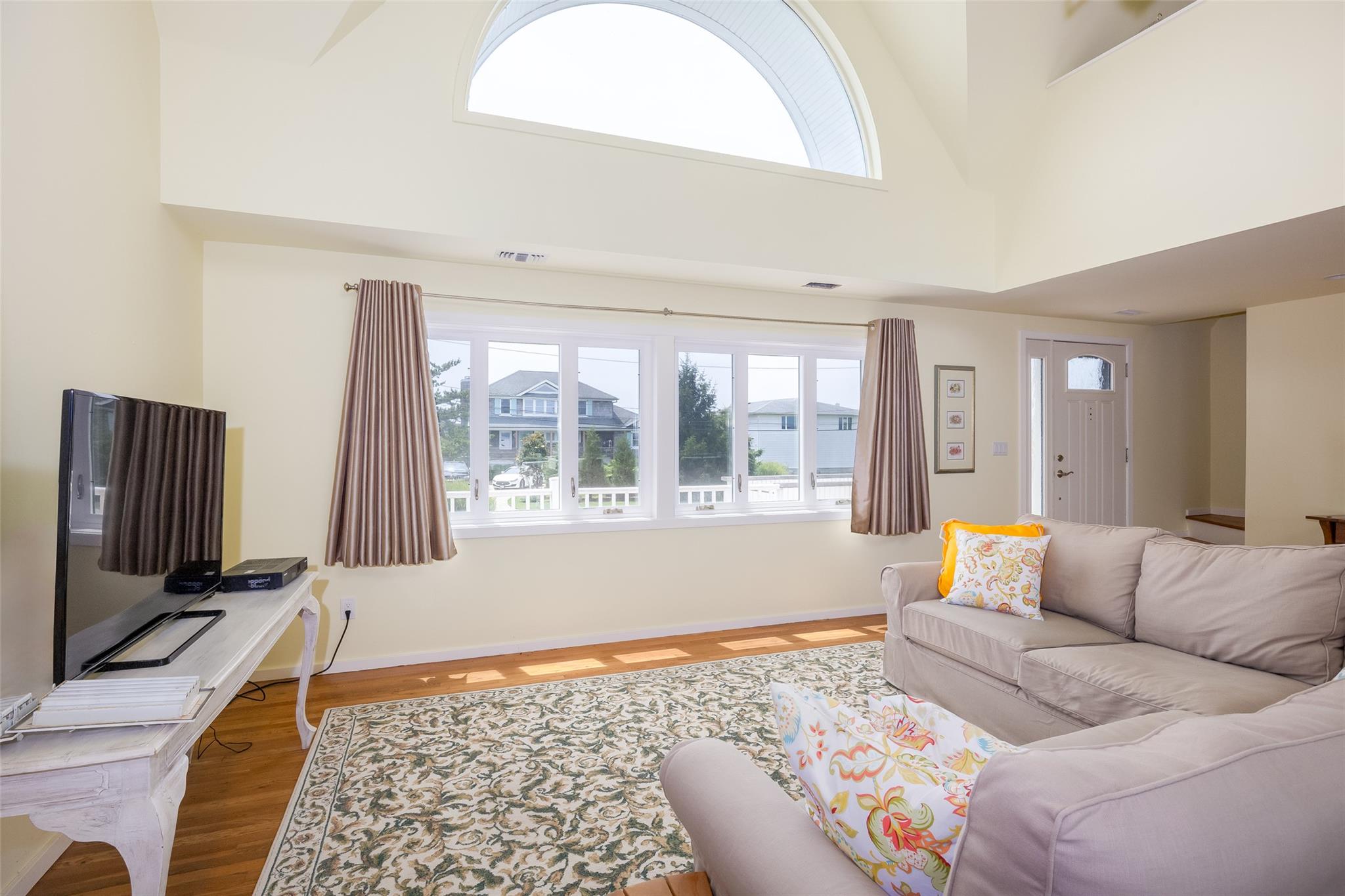 10 Bayview Road, Remsenburg, NY 11960