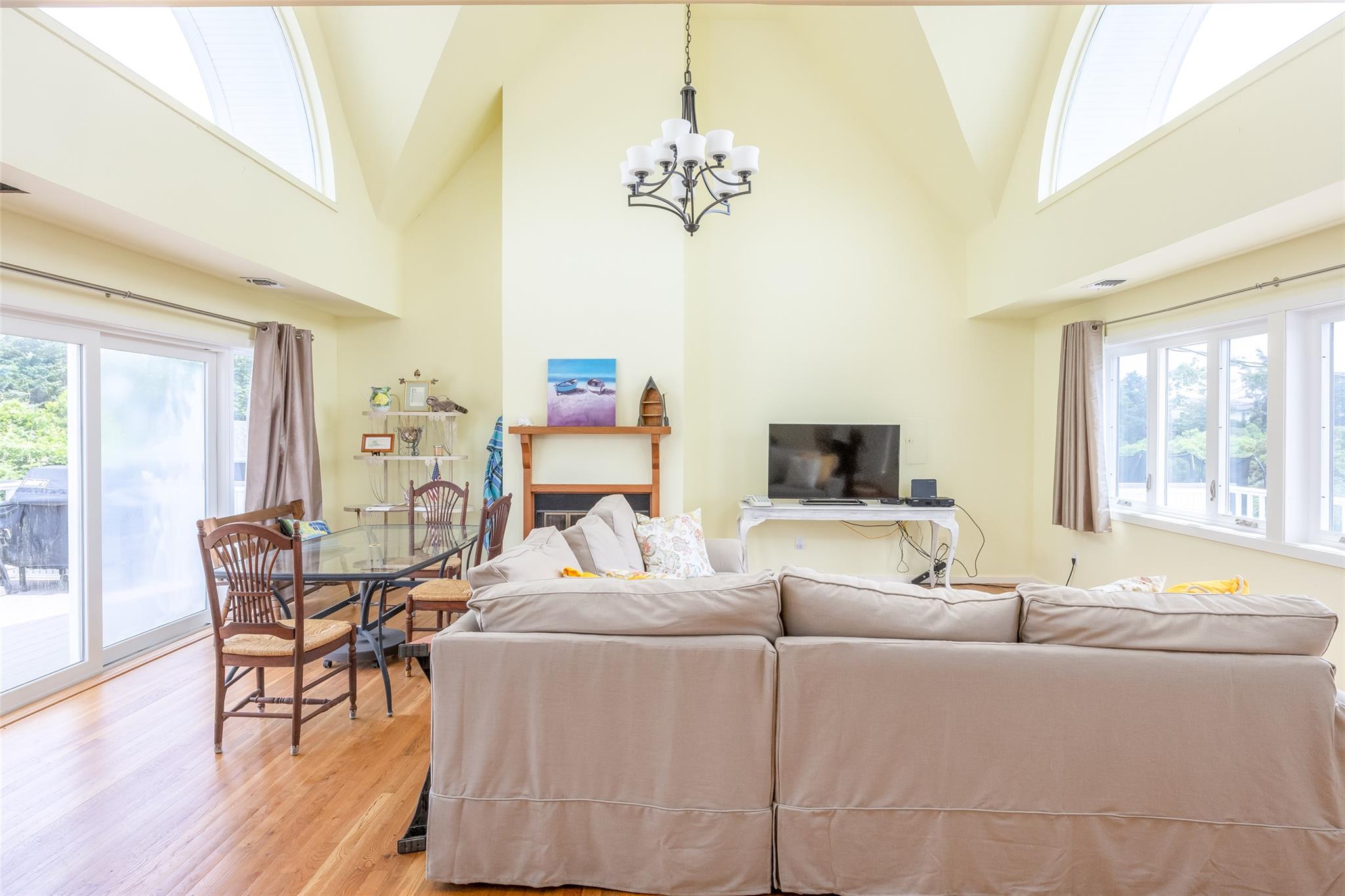 10 Bayview Road, Remsenburg, NY 11960