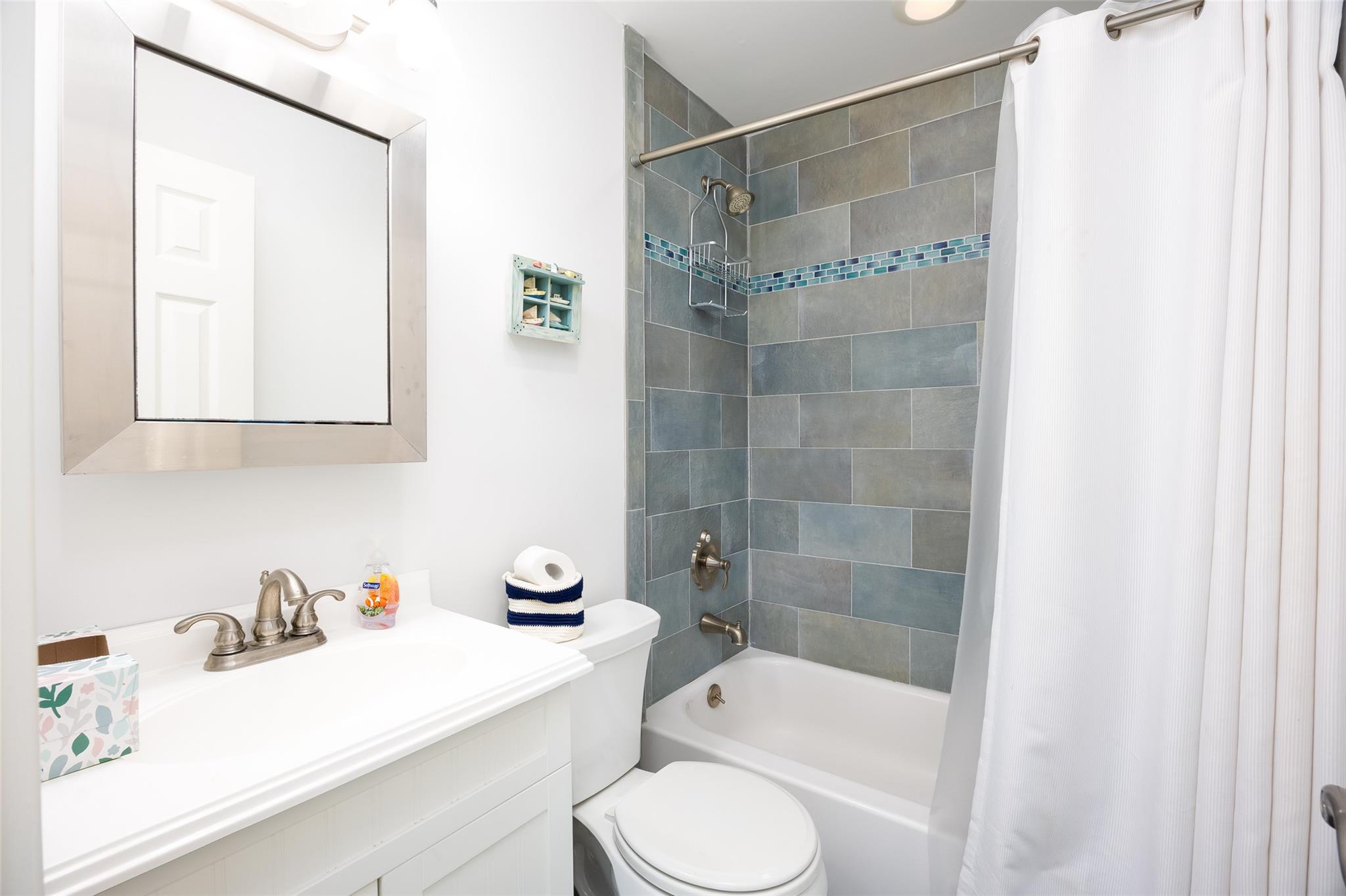 10 Bayview Road, Remsenburg, NY 11960