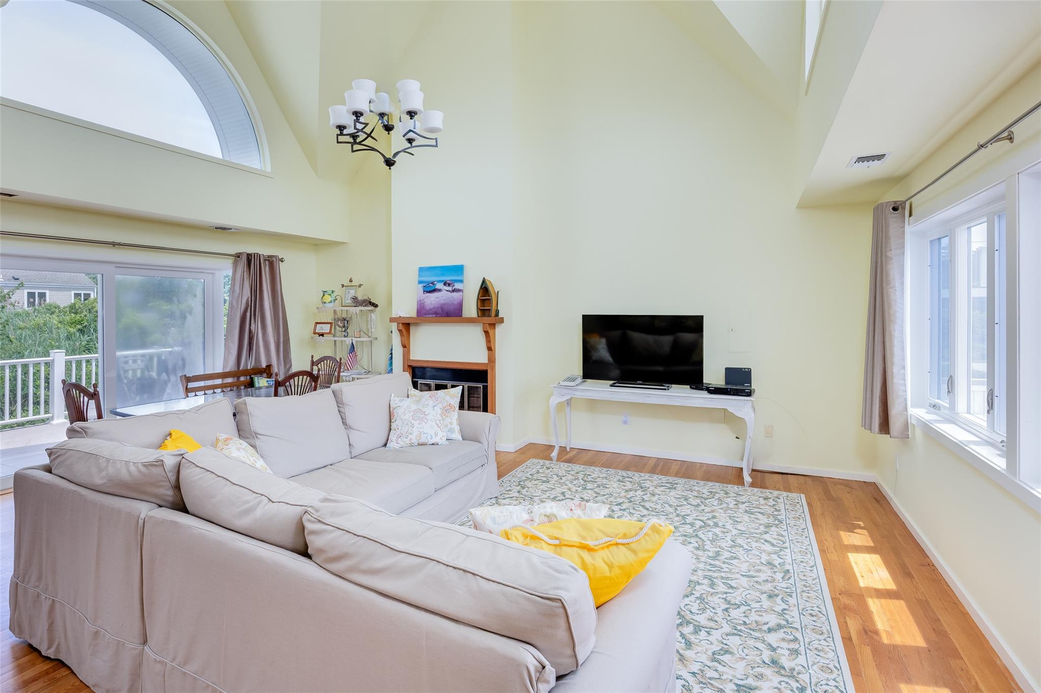 10 Bayview Road, Remsenburg, NY 11960