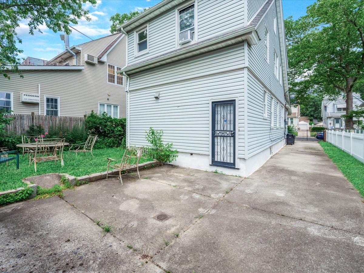 11554 174 Street, Saint Albans, NY 11434