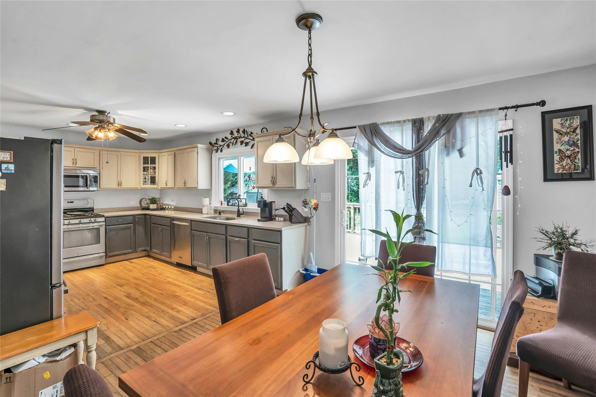 11 Grove Avenue, Saint James, NY 11780