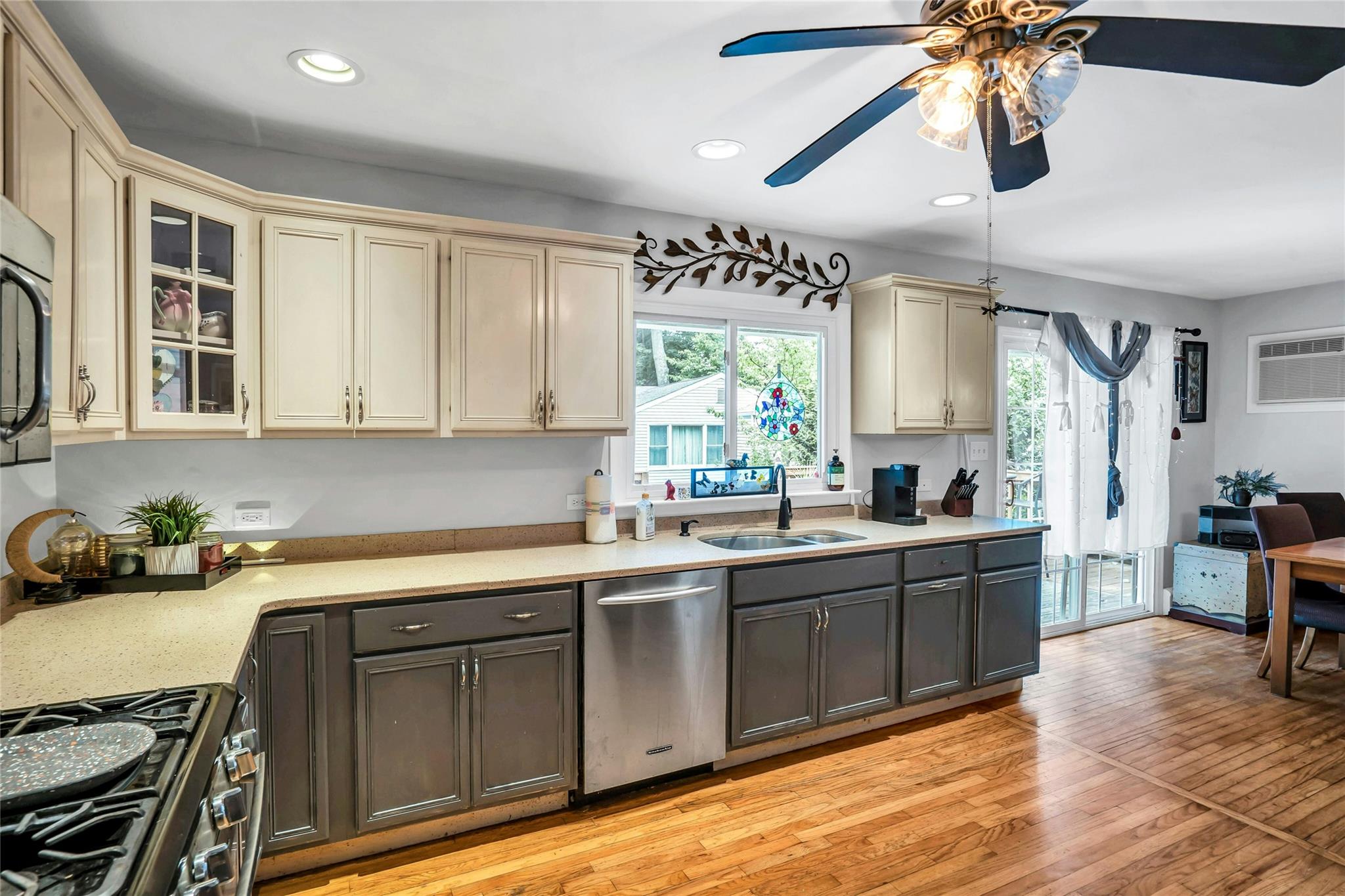 11 Grove Avenue, Saint James, NY 11780